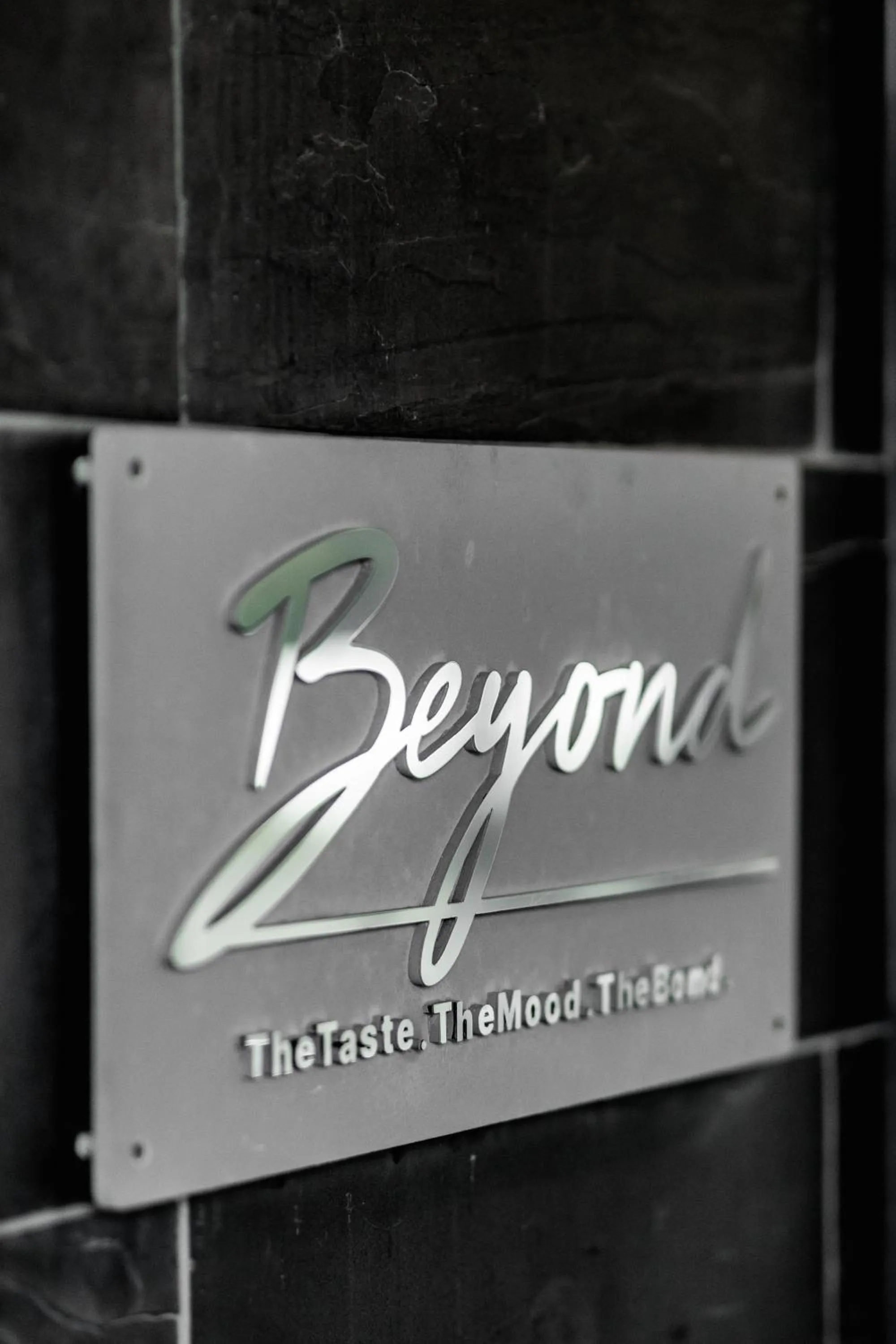 Restaurant/places to eat in B THE HOTEL