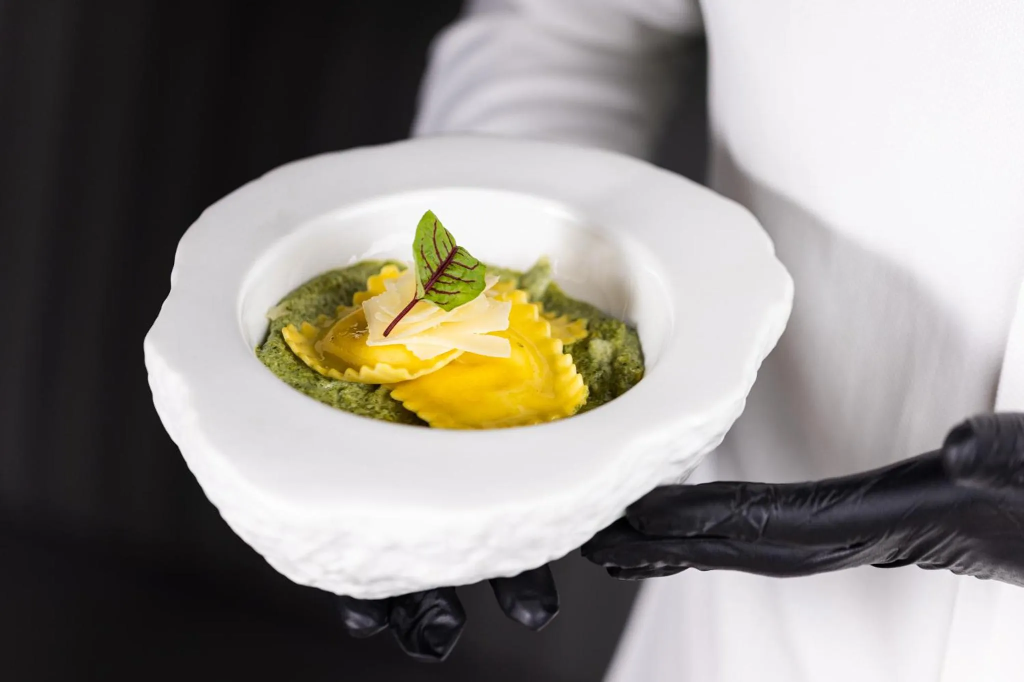 Restaurant/places to eat in B THE HOTEL