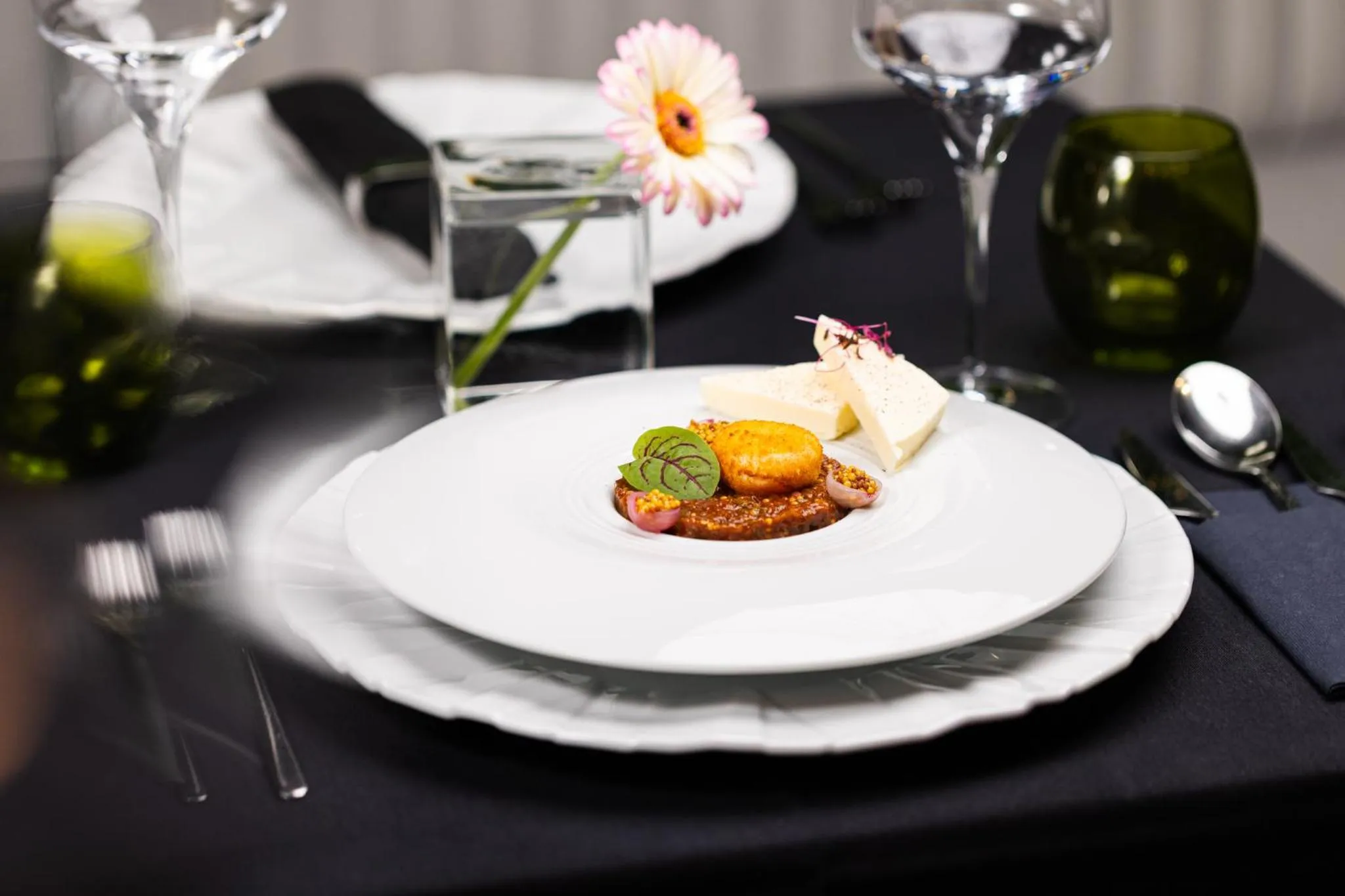 Restaurant/places to eat in B THE HOTEL