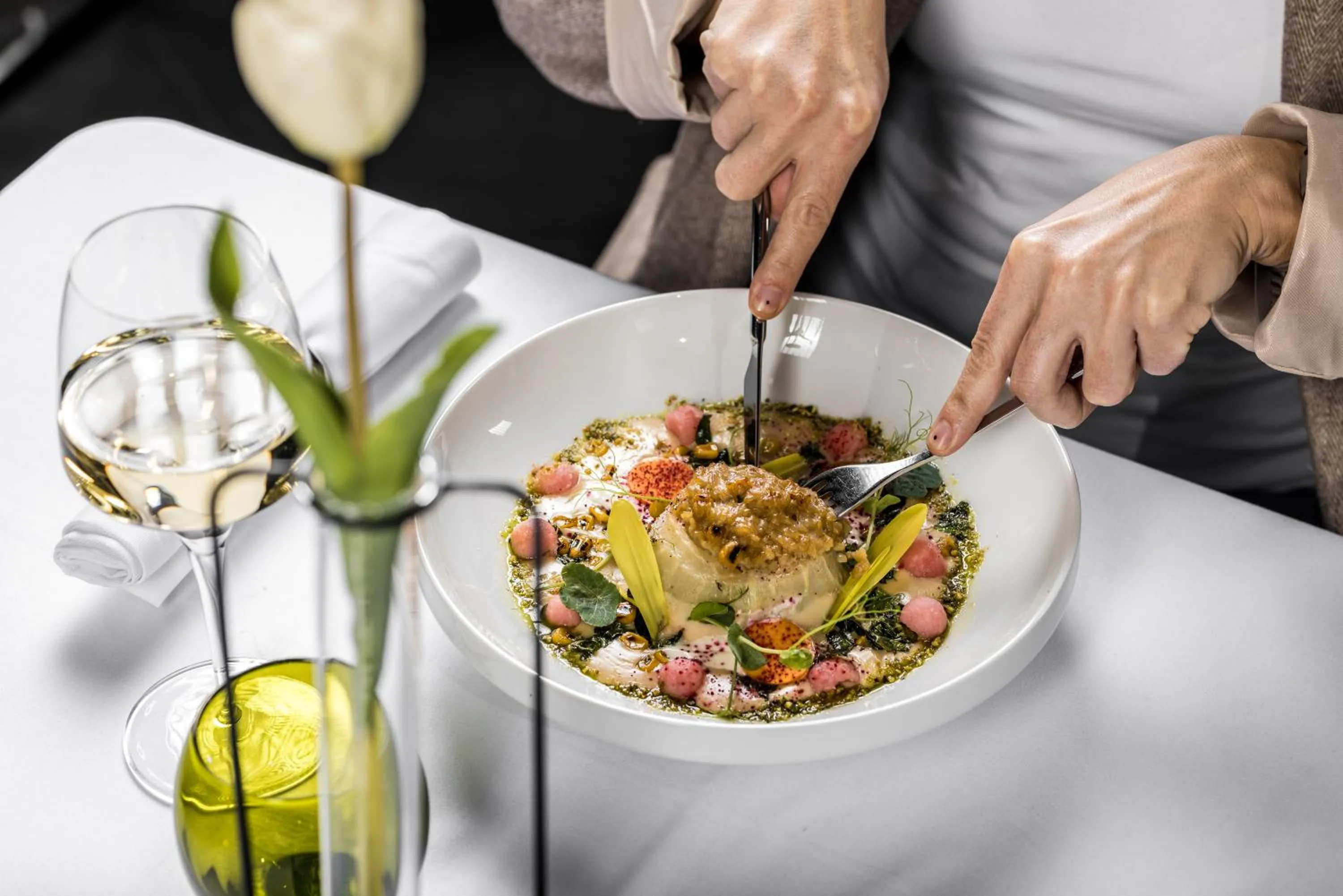 Food and drinks in B THE HOTEL