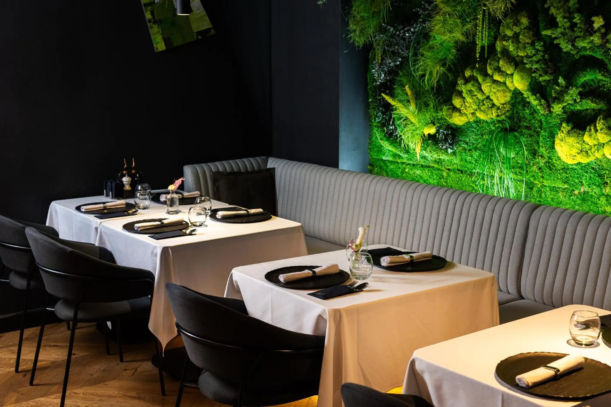 Restaurant/places to eat in B THE HOTEL