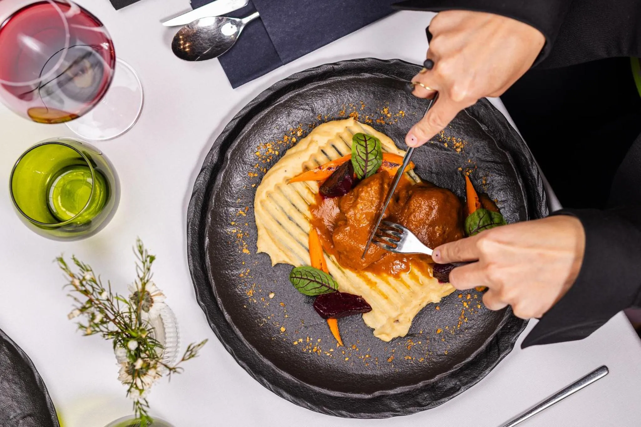 Restaurant/places to eat in B THE HOTEL