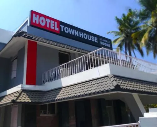 Facade/entrance in Hotel Sunday - Townhouse Club Airport Trivandrum