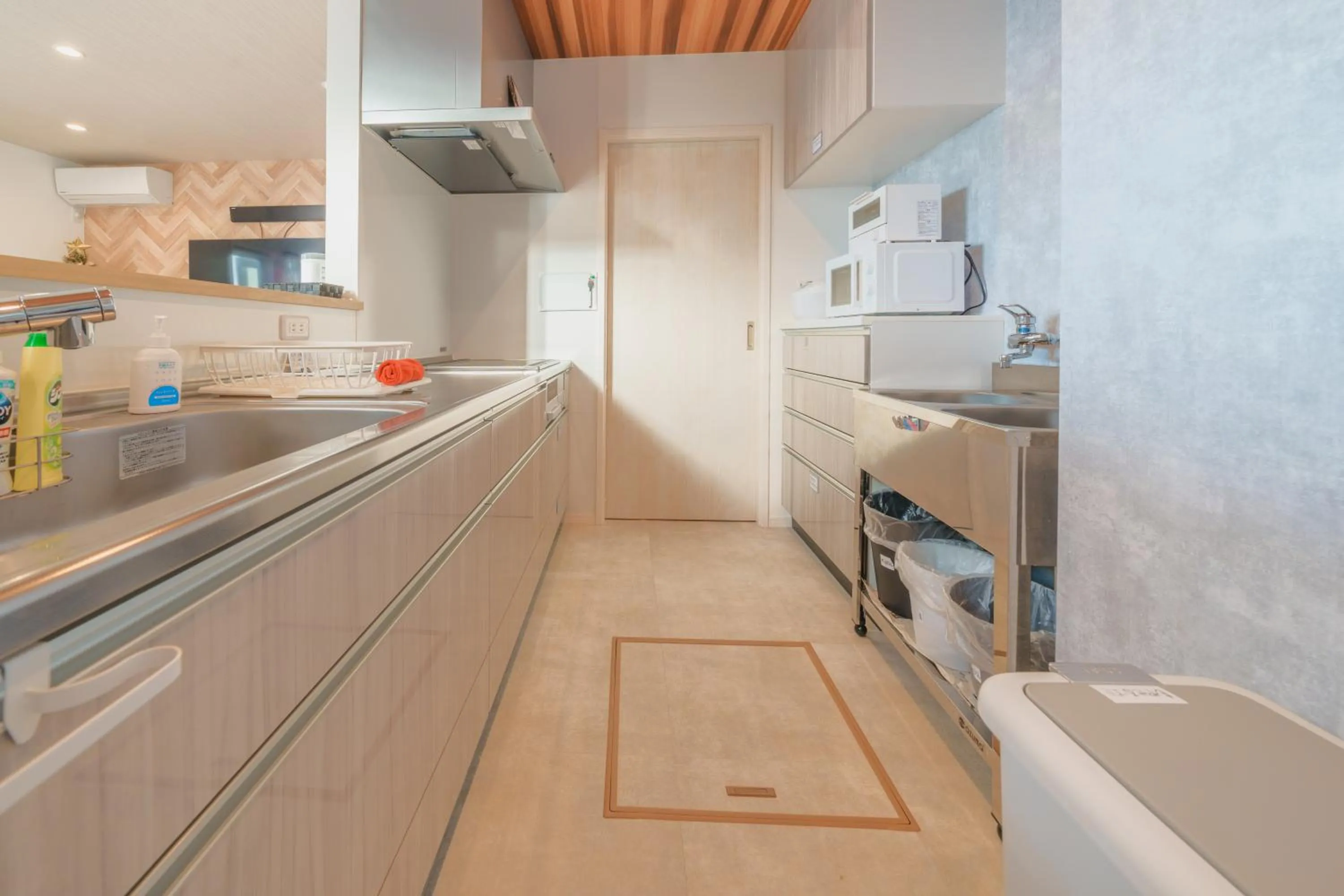 Kitchen or kitchenette in Ryu shi ma Ocean View Villa