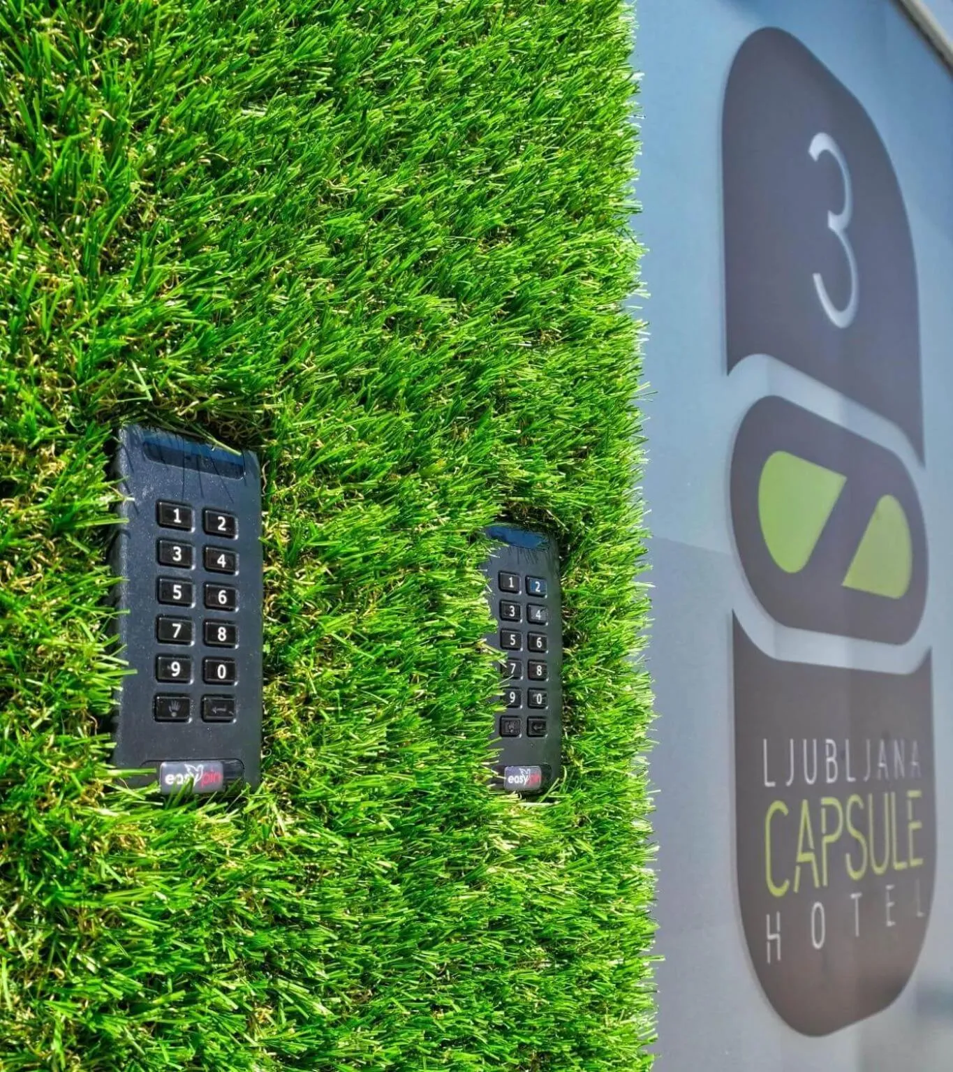 Facade/entrance in Ljubljana Capsule Hostel