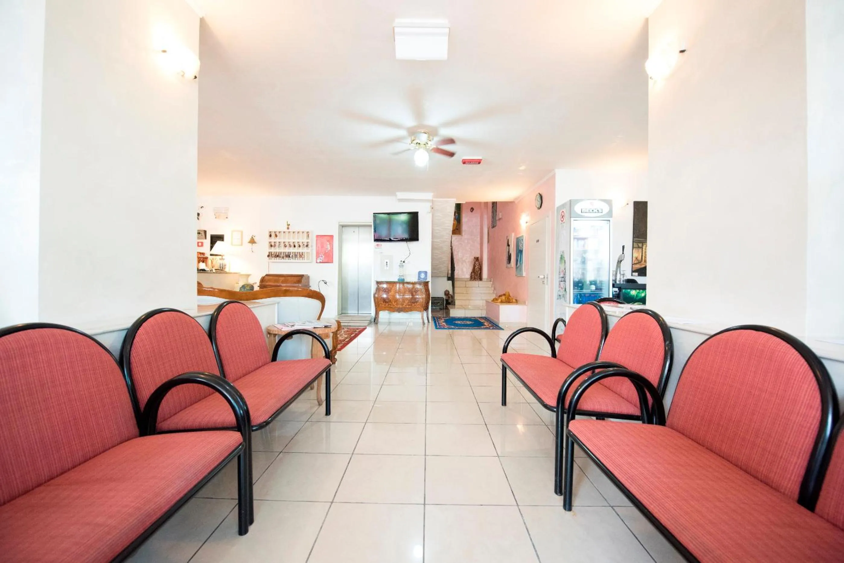 Communal lounge/ TV room in Hotel Settebello B&B