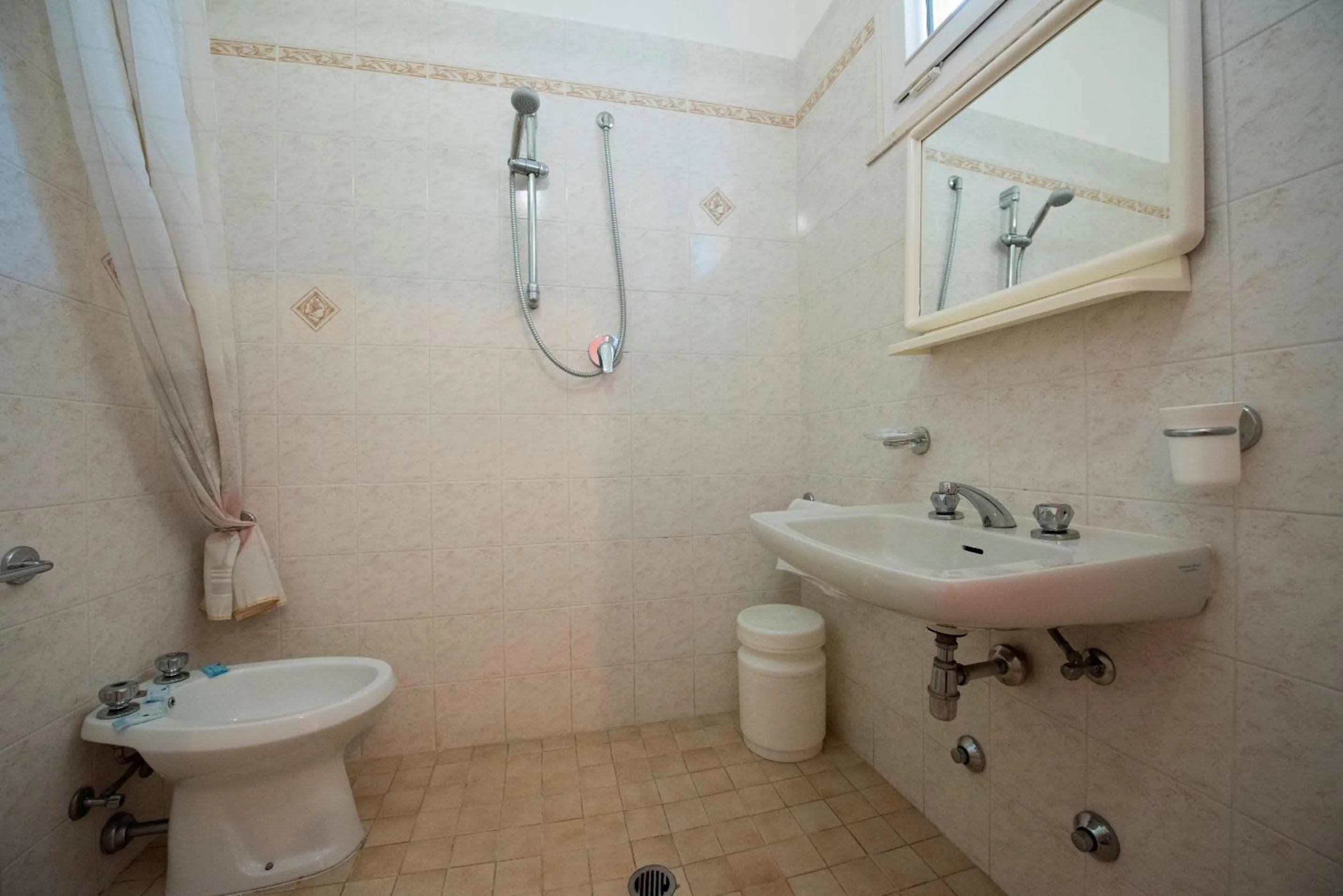 Shower in Hotel Settebello B&B