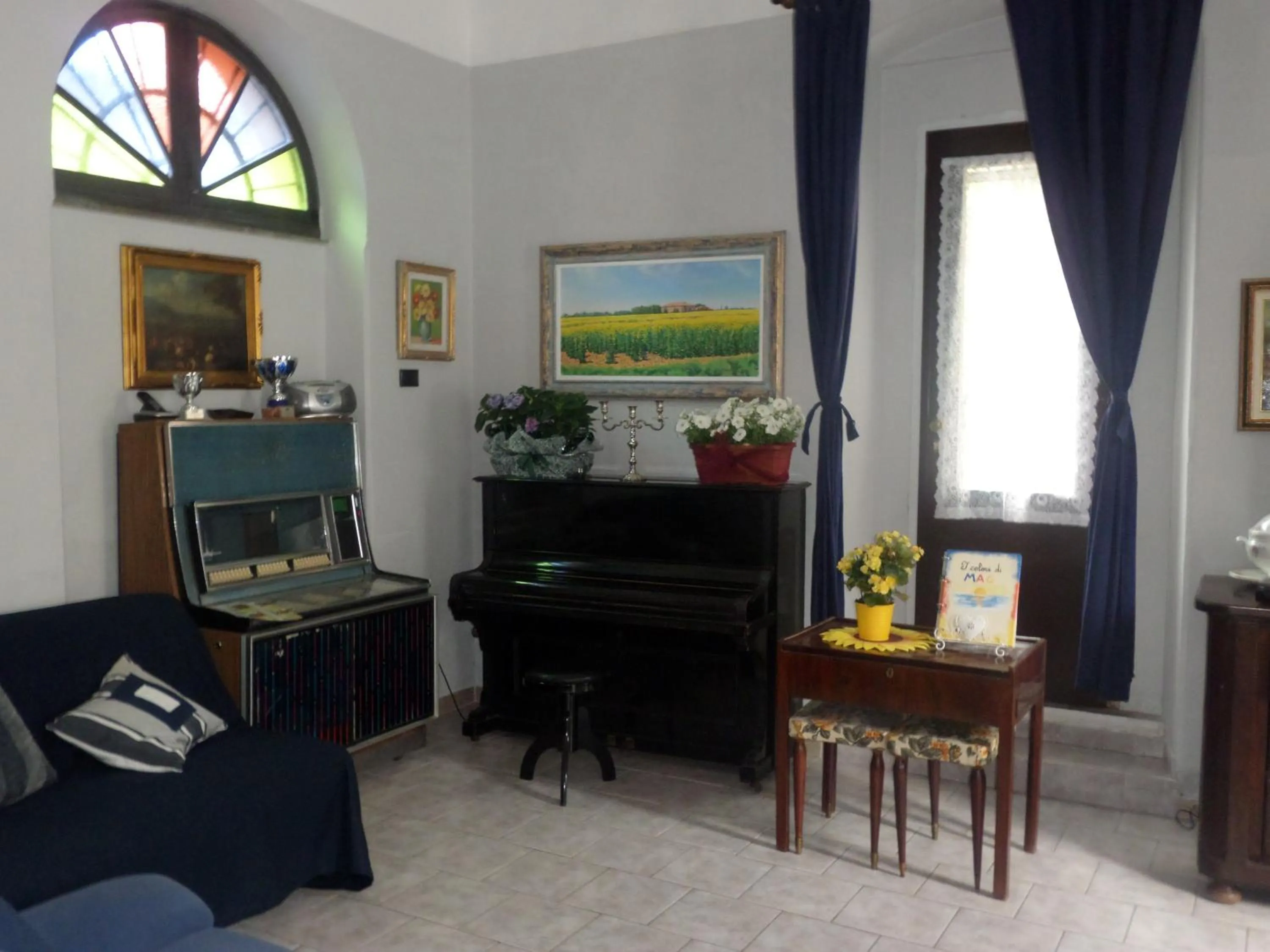 Communal lounge/ TV room in I Colori di Mag