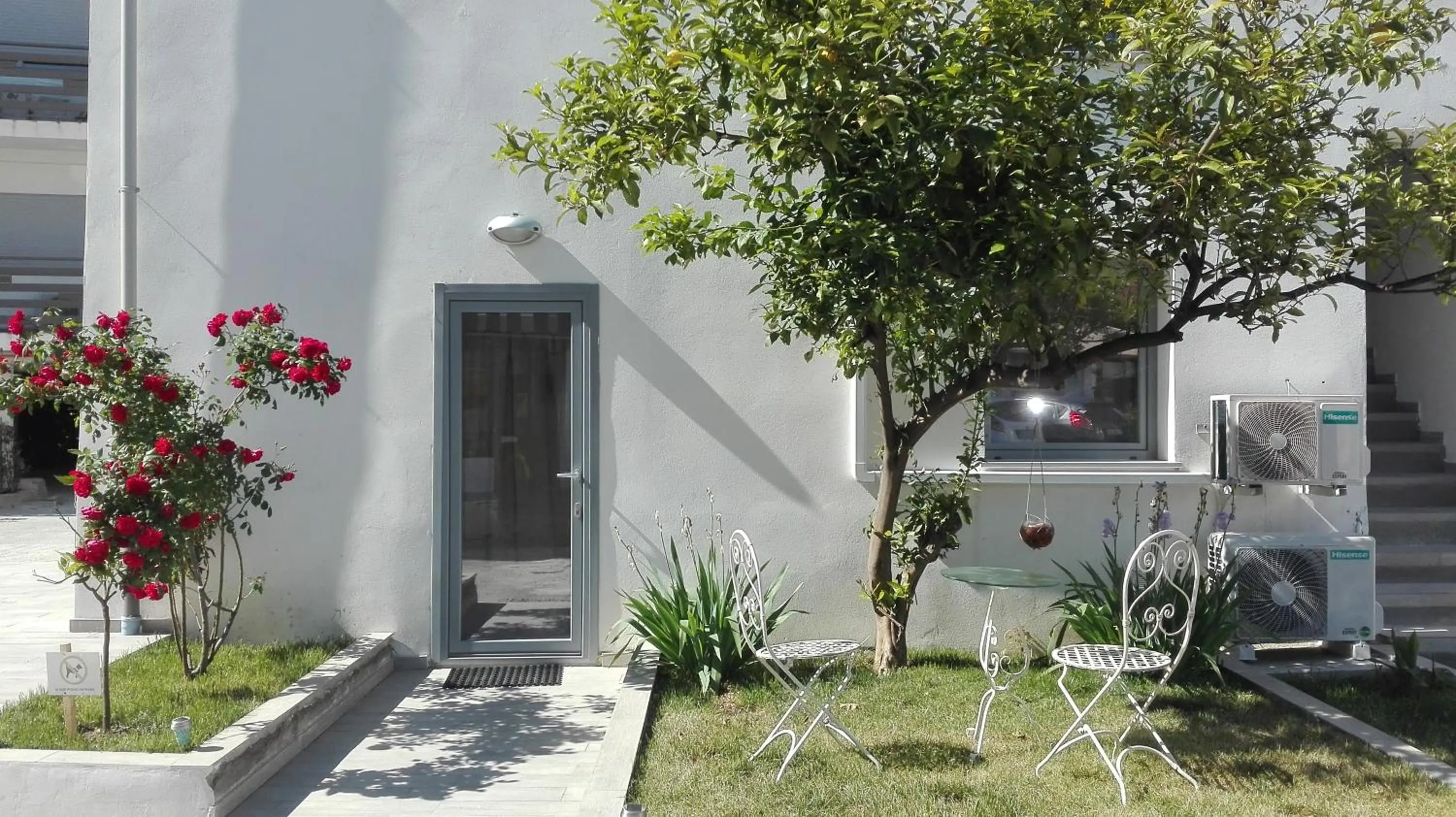 Facade/entrance in I Colori di Mag