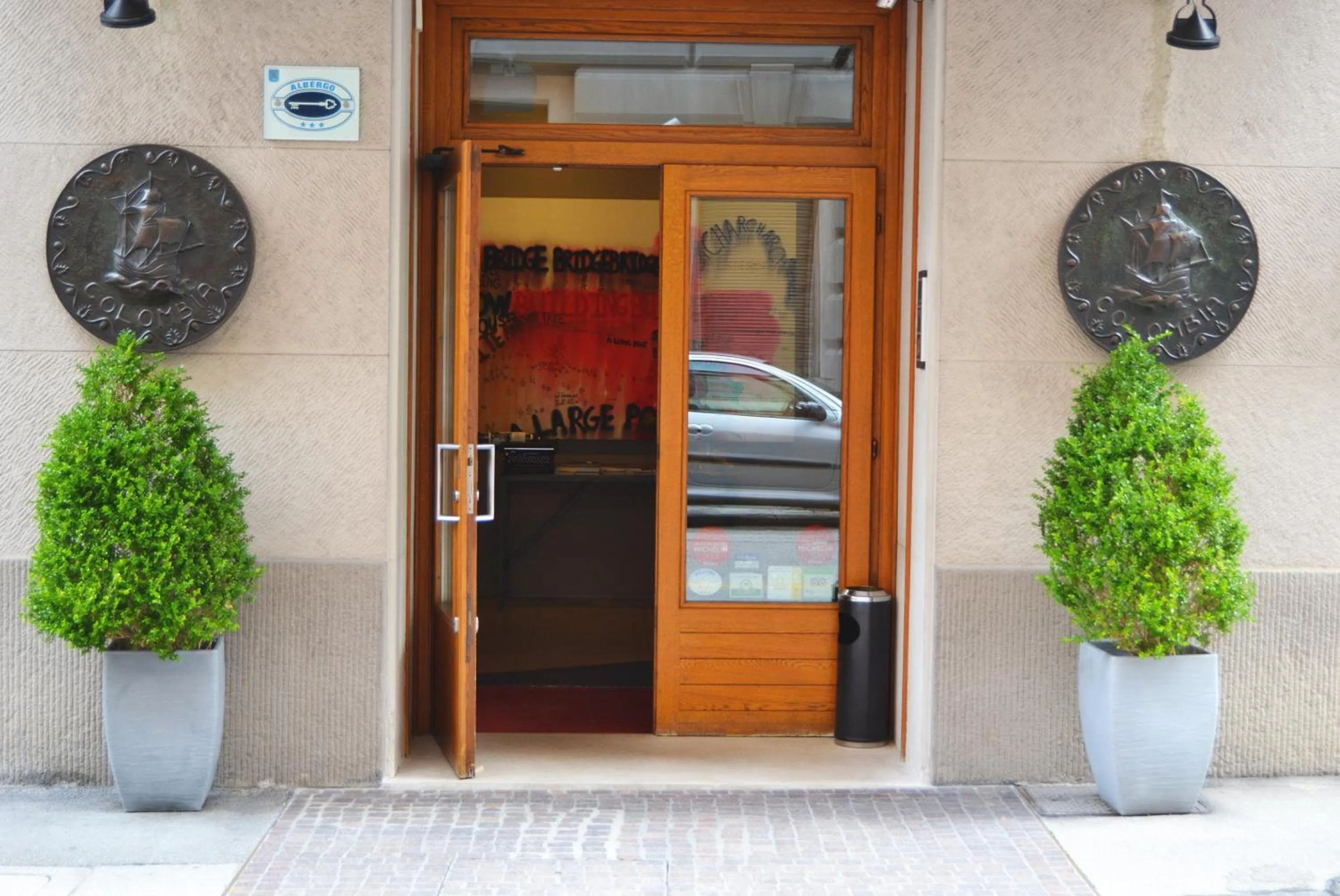 Facade/entrance in Hotel Colombia