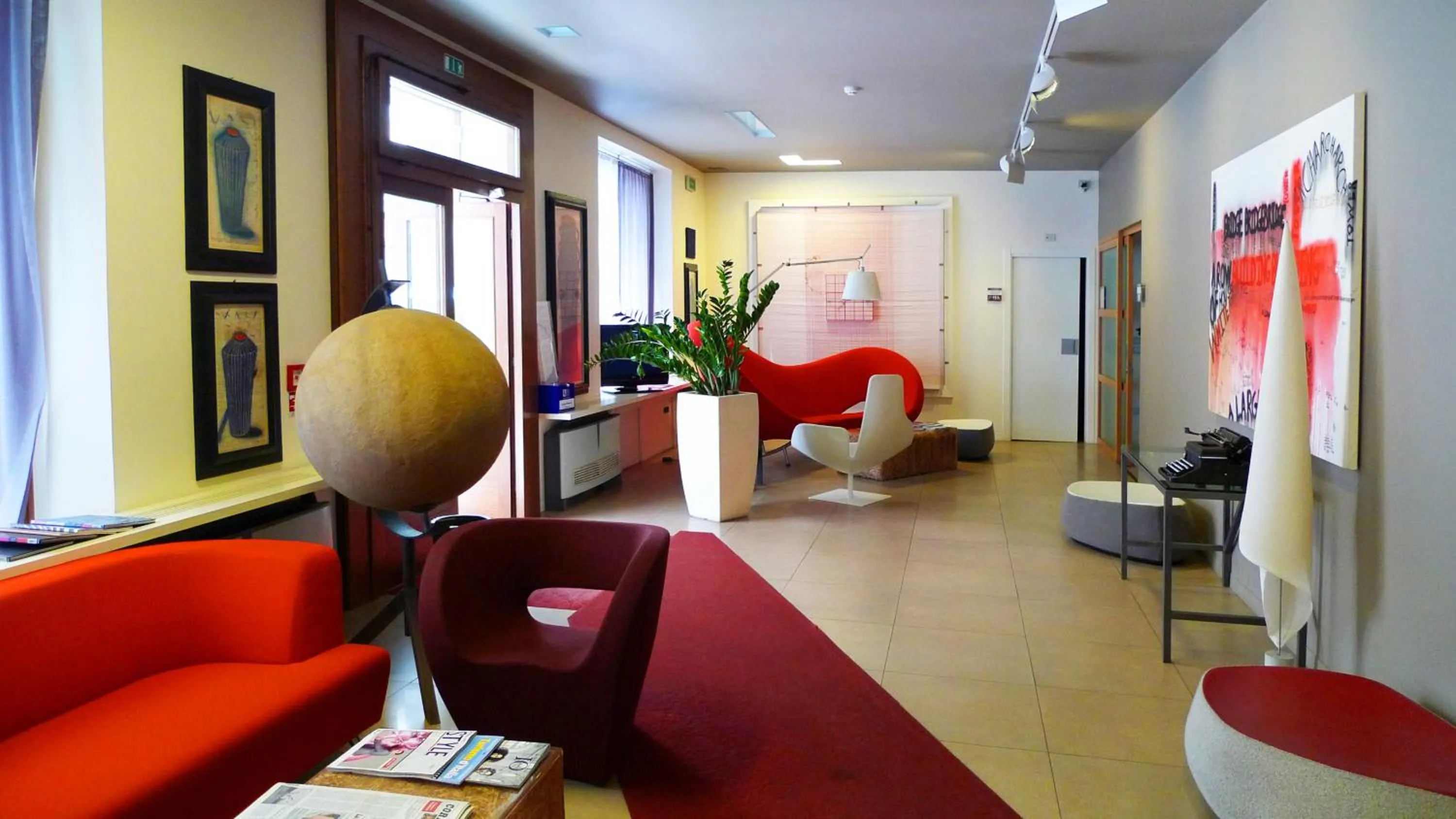 Lobby or reception in Hotel Colombia