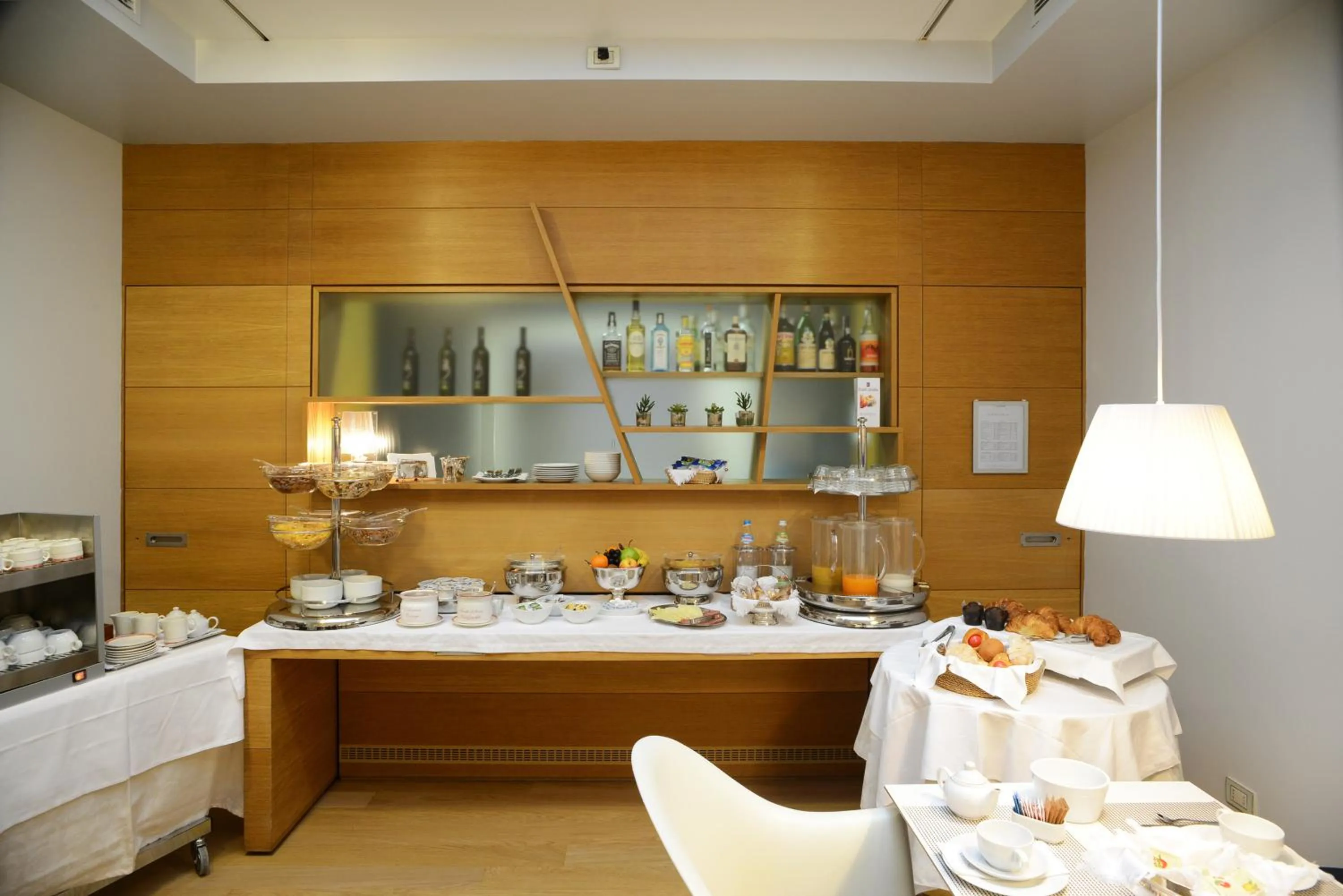 Dining area in Hotel Colombia