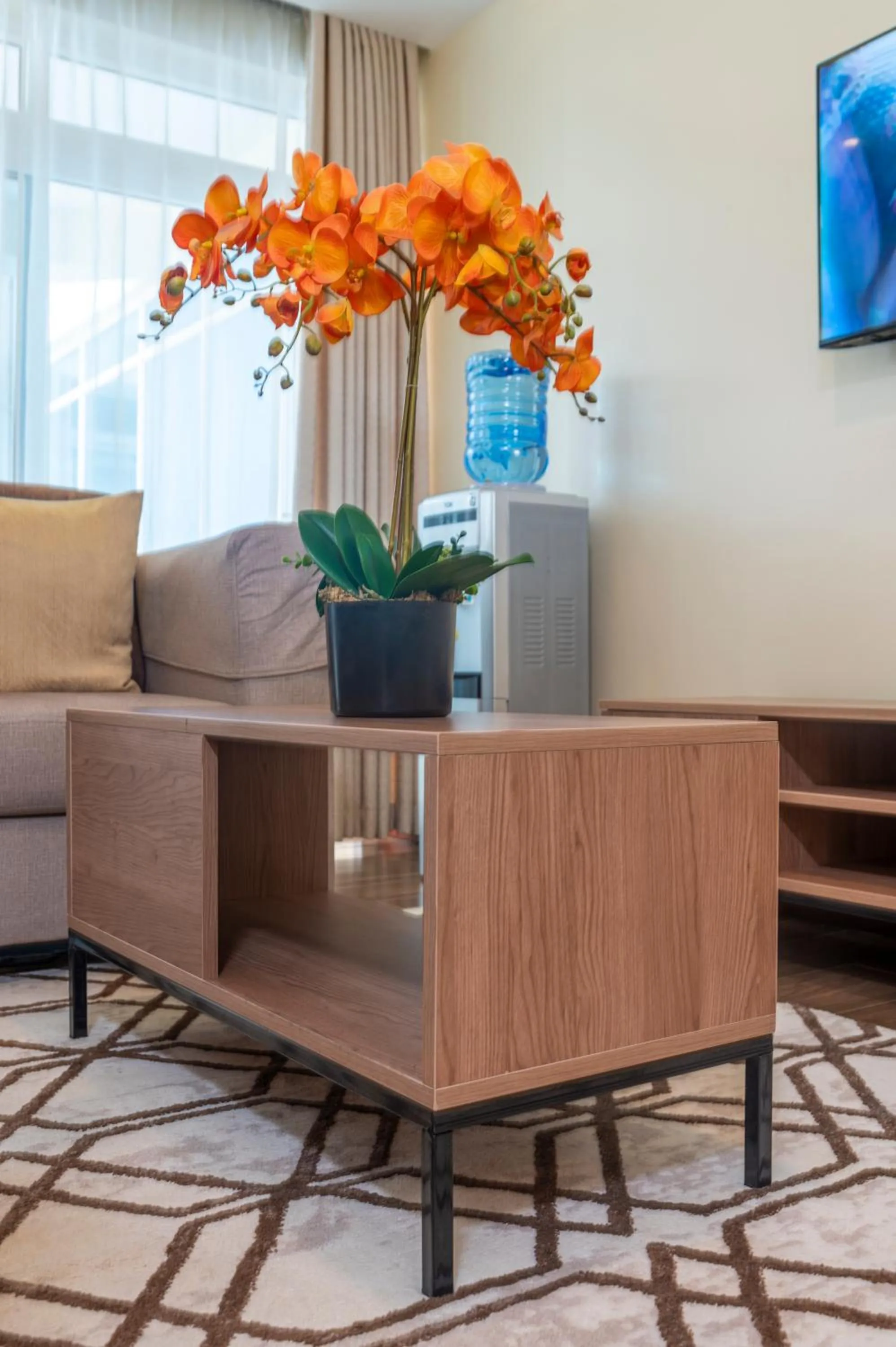 hair dresser in Roma Court Serviced Apartments