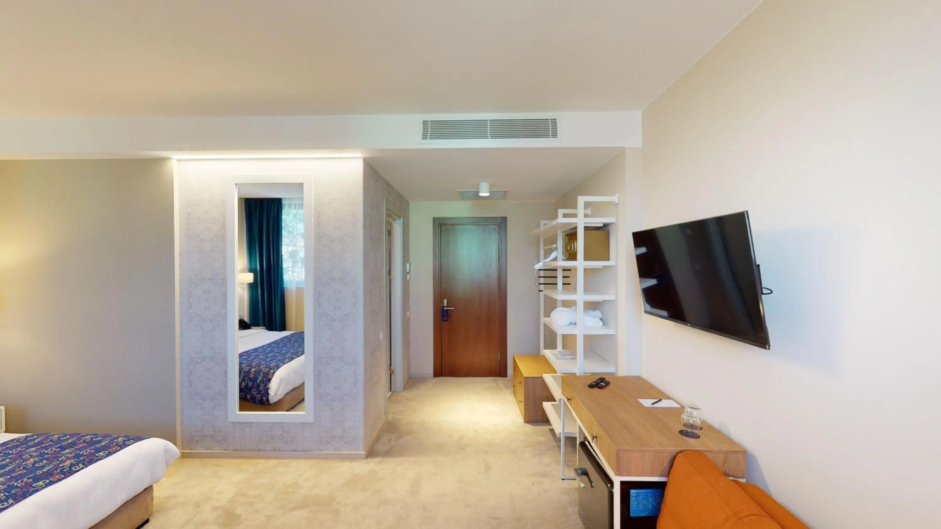 Photo of the whole room, Bed in EPIGRAPH Design Hotel