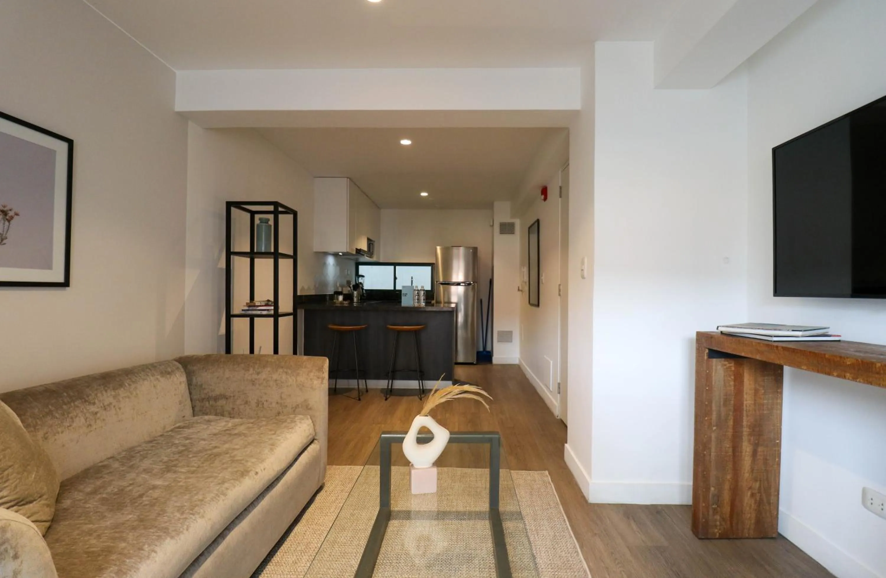 TV and multimedia in Monumental by Wynwood House