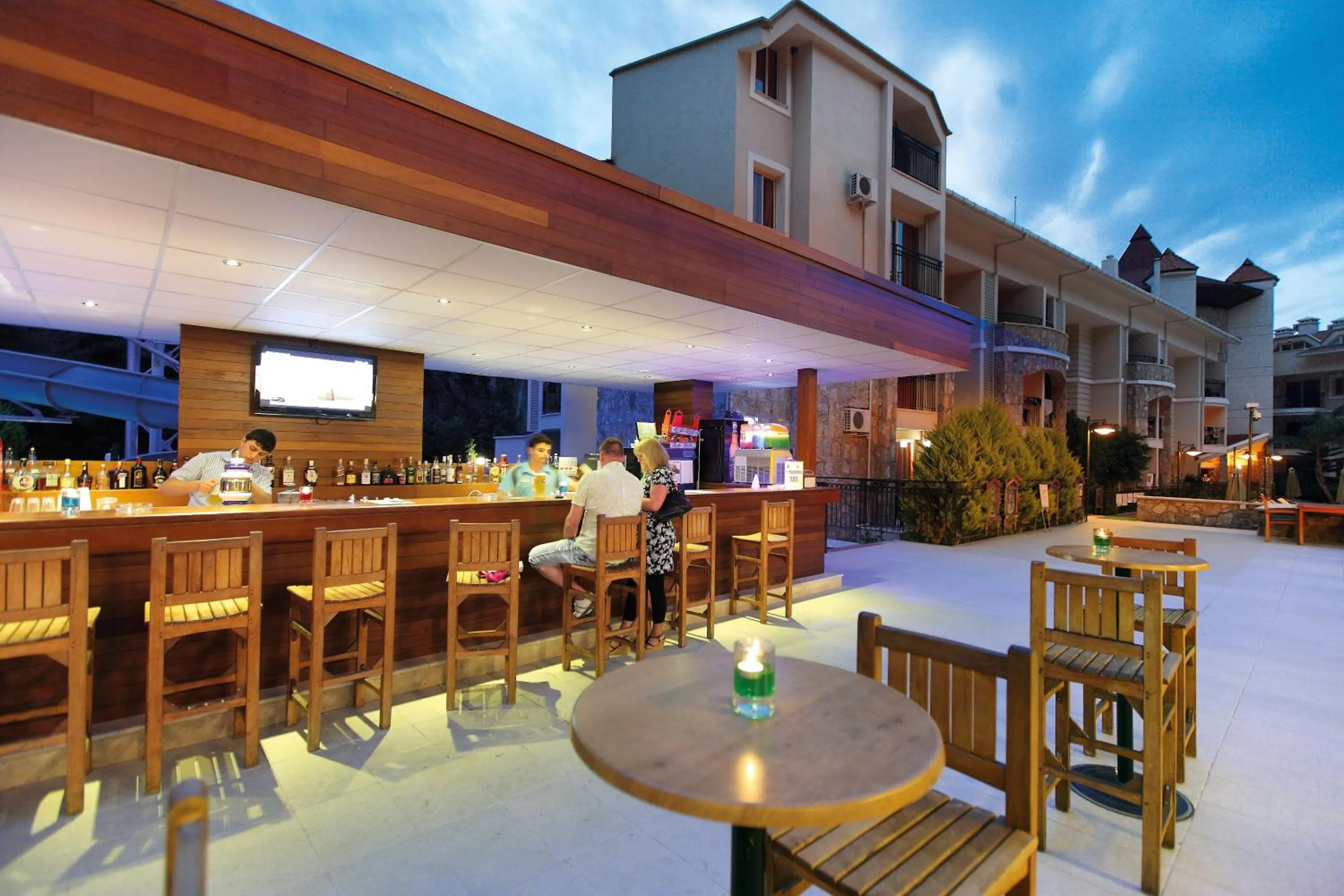 Lounge or bar in Julian Forest Suites