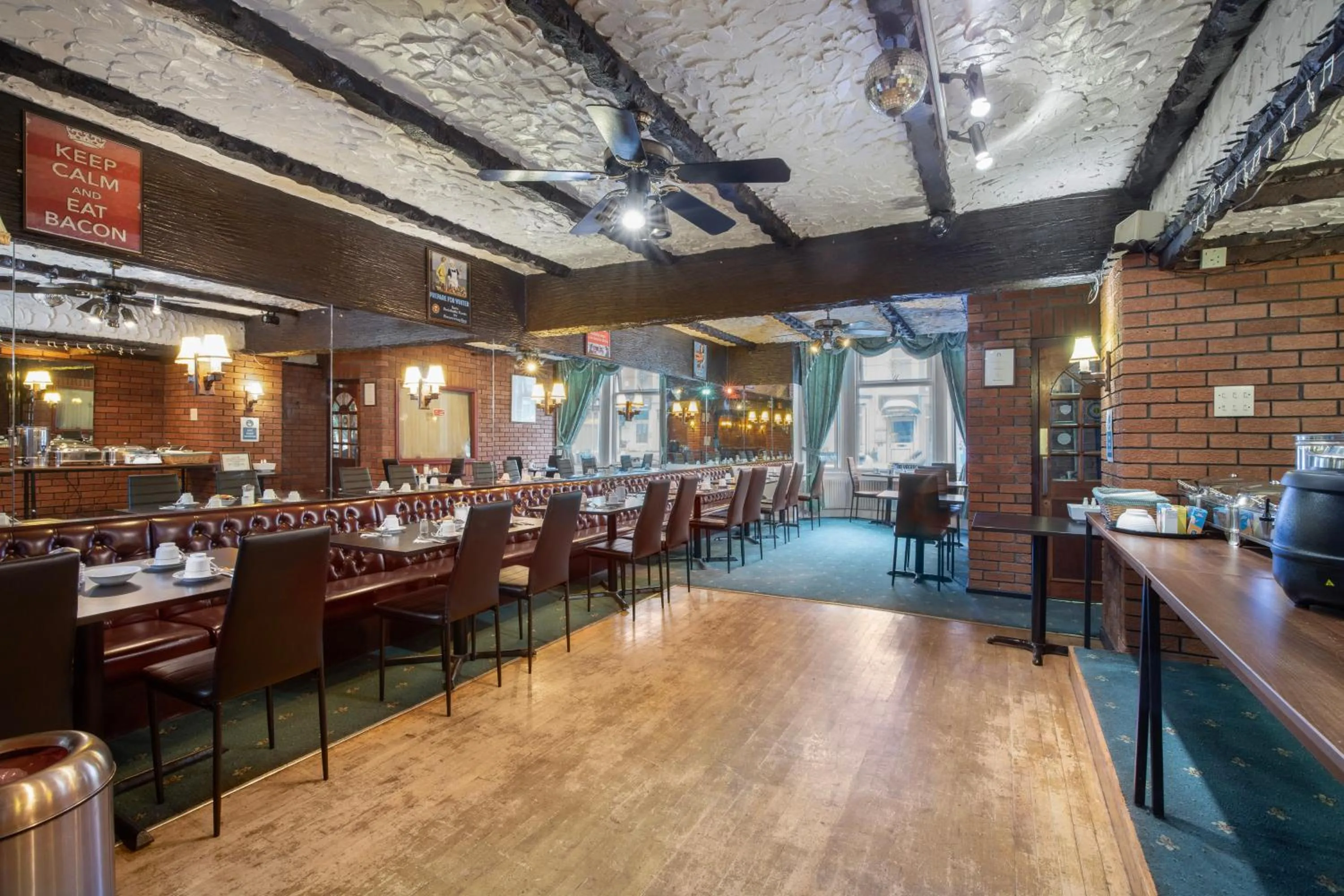 Breakfast in Royal Oakwell Hotel