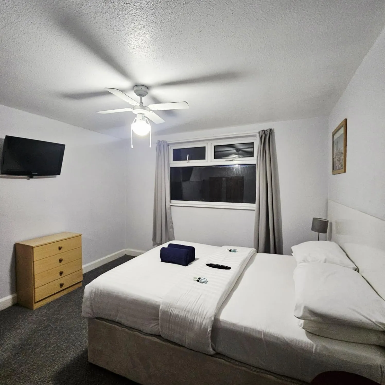 King Room Ensuite in Royal Oakwell Hotel