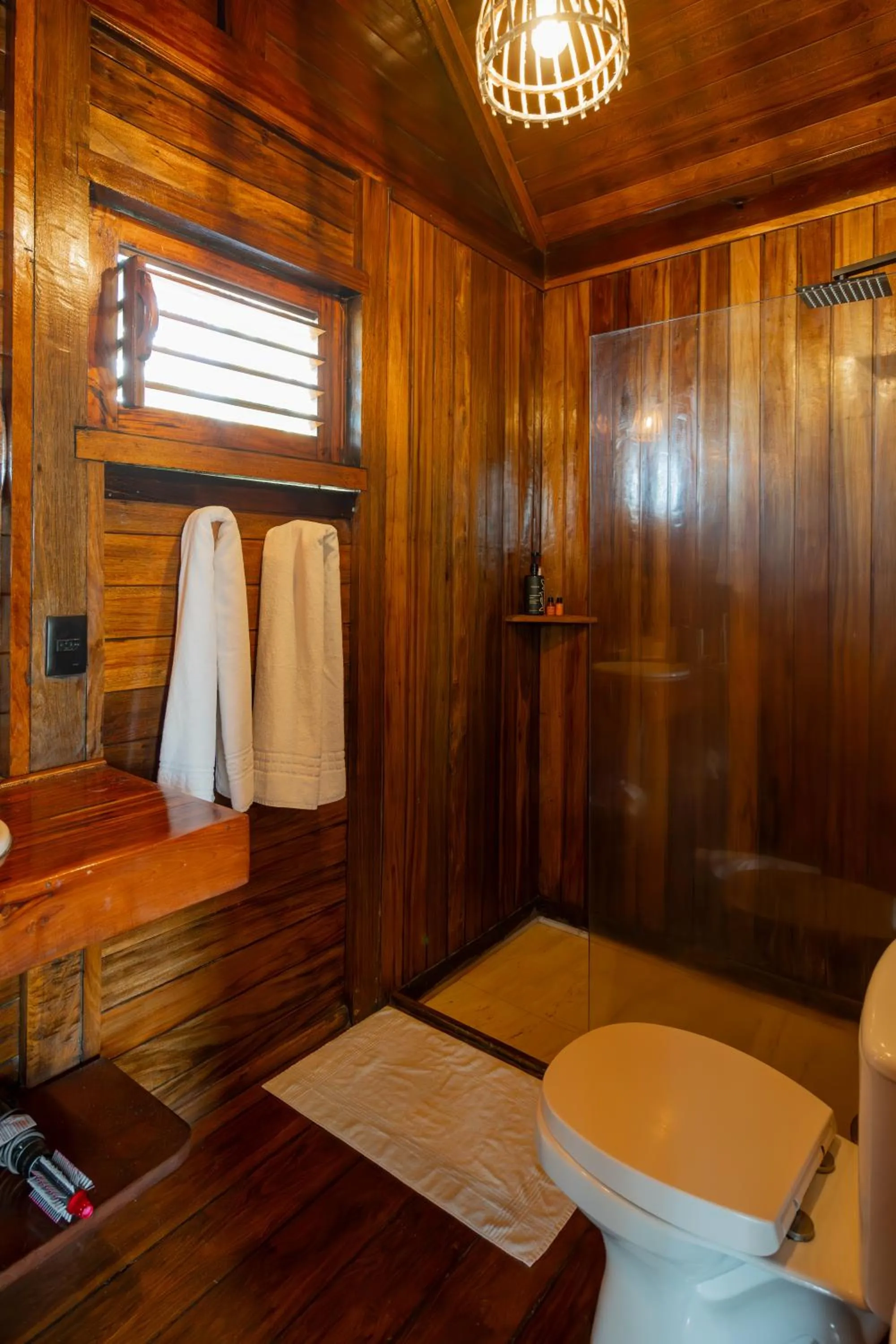 Photo of the whole room in Villa Mango