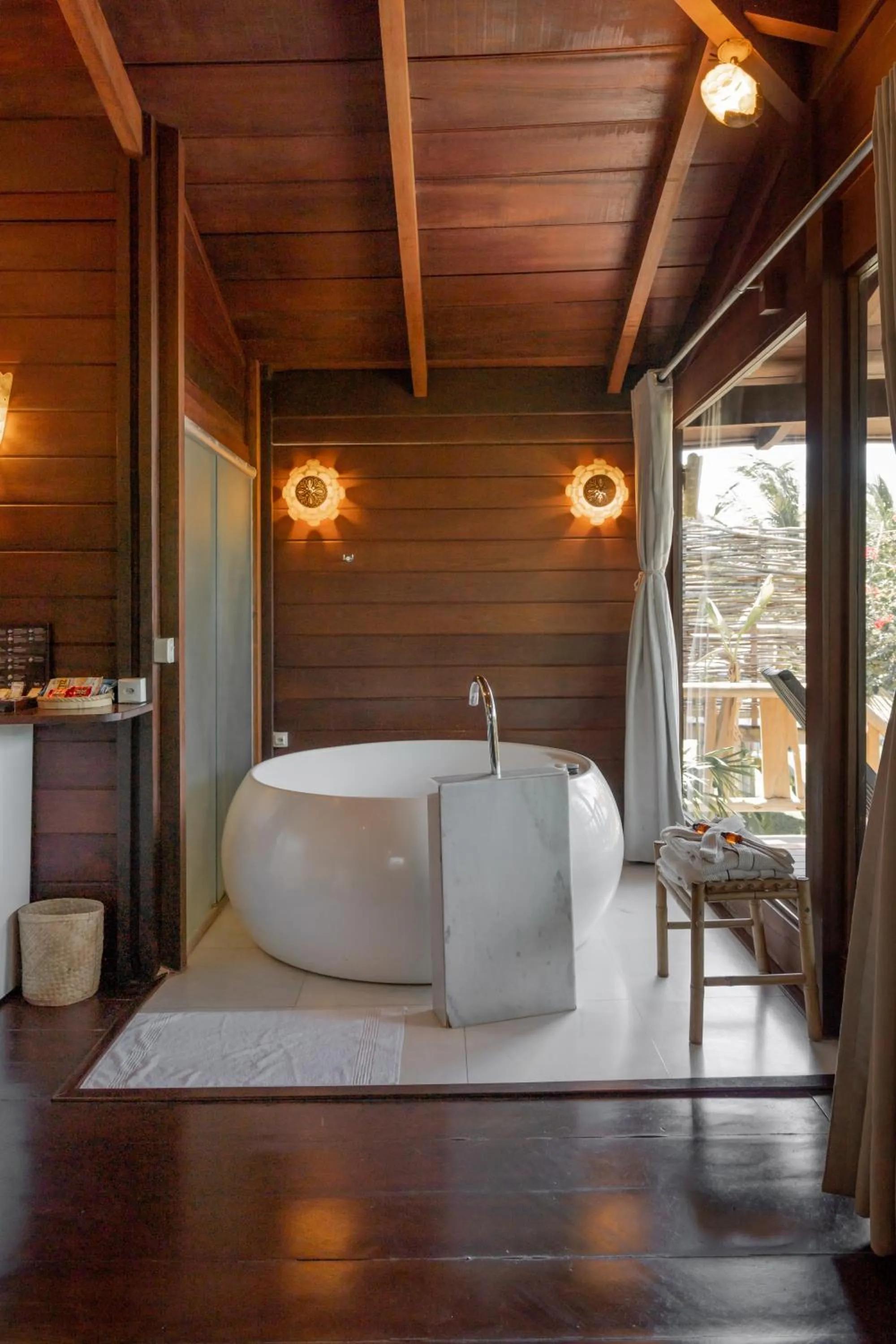 Photo of the whole room, Bed in Villa Mango