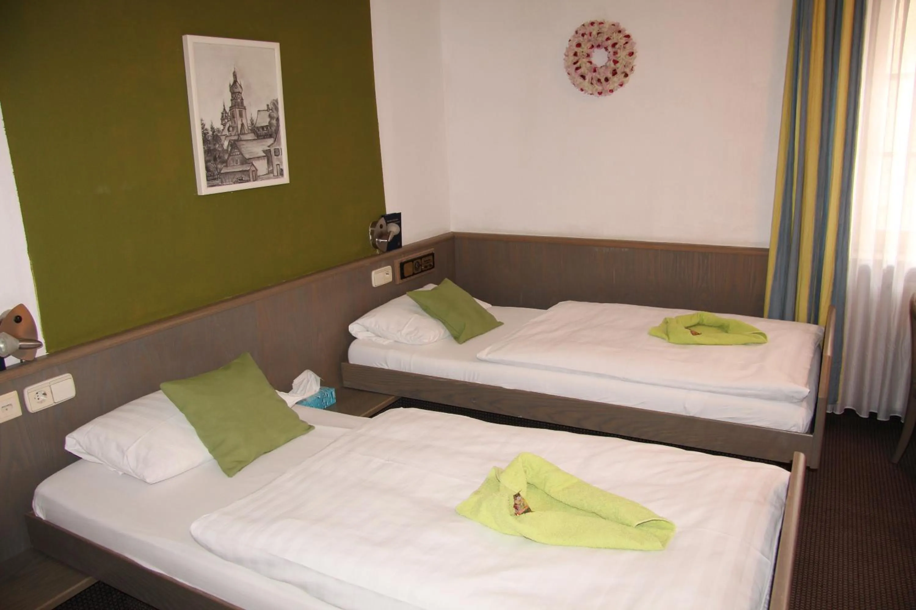 Bedroom, Bed in Hotel am Schloss Neuenstein