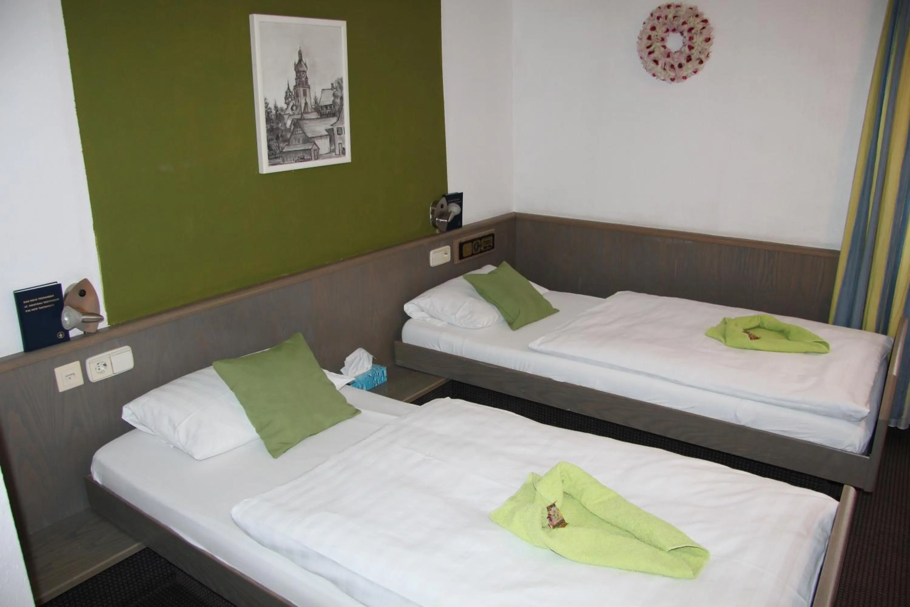 Photo of the whole room, Bed in Hotel am Schloss Neuenstein