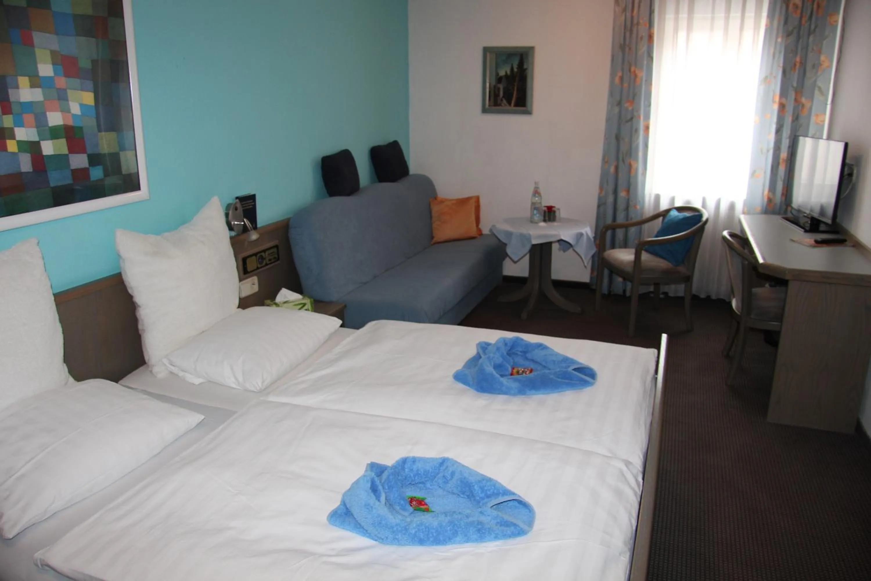 TV and multimedia, Bed in Hotel am Schloss Neuenstein