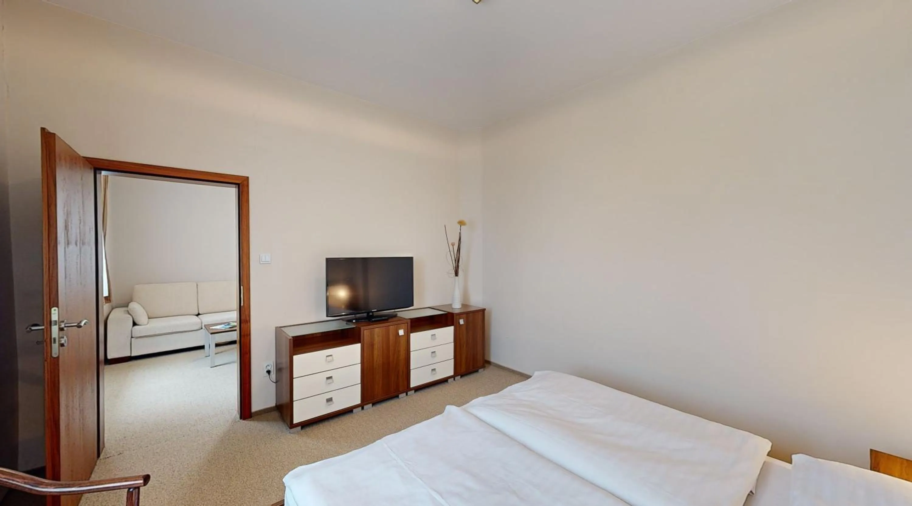 Photo of the whole room in Apex Hotel