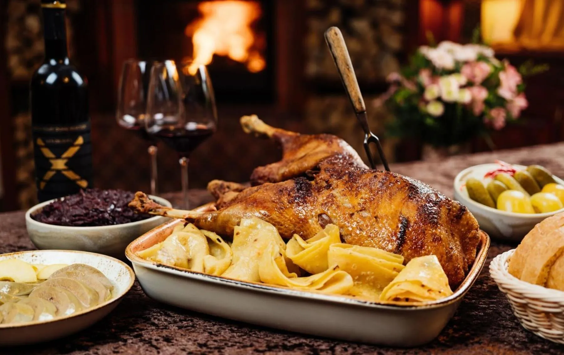 Restaurant/places to eat in Apex Hotel