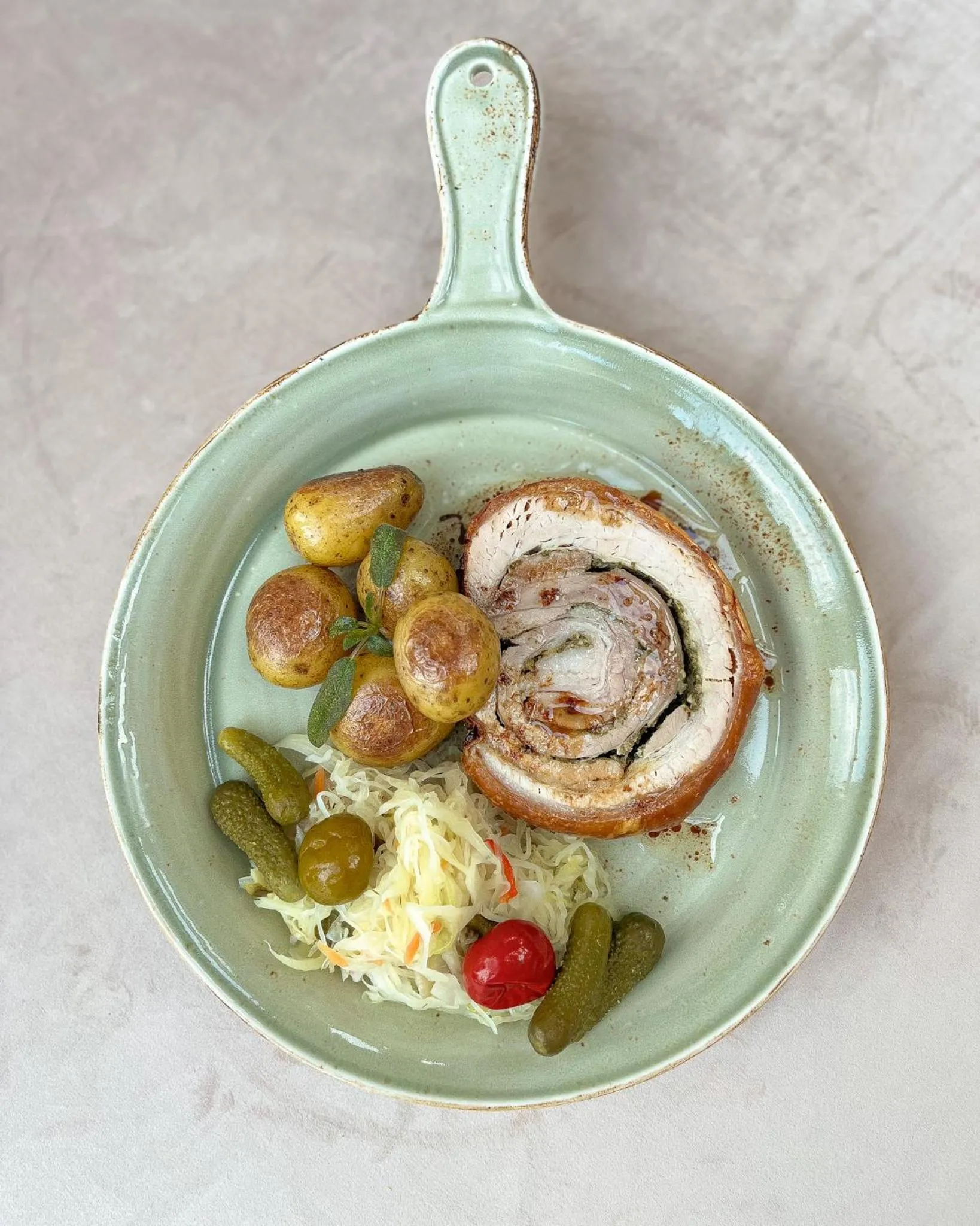 Food and drinks in Apex Hotel