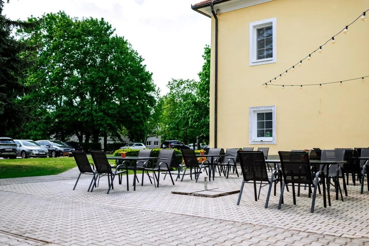 Garden in Apex Hotel