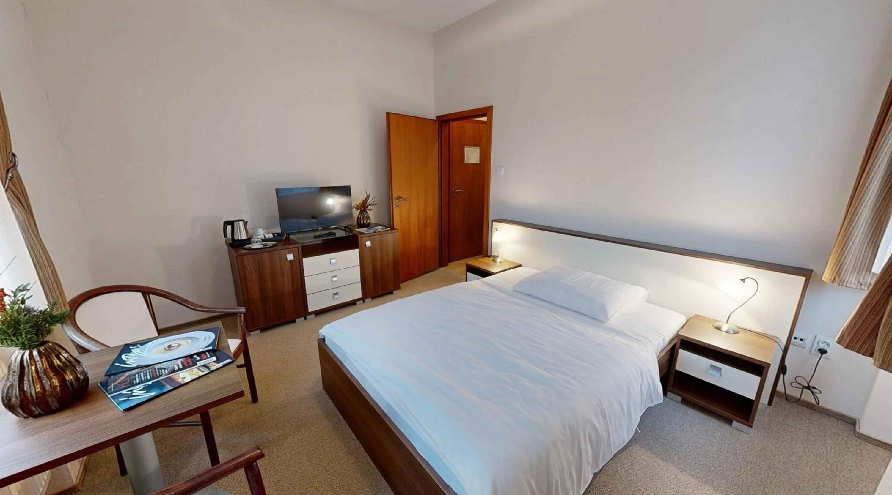 Bedroom in Apex Hotel