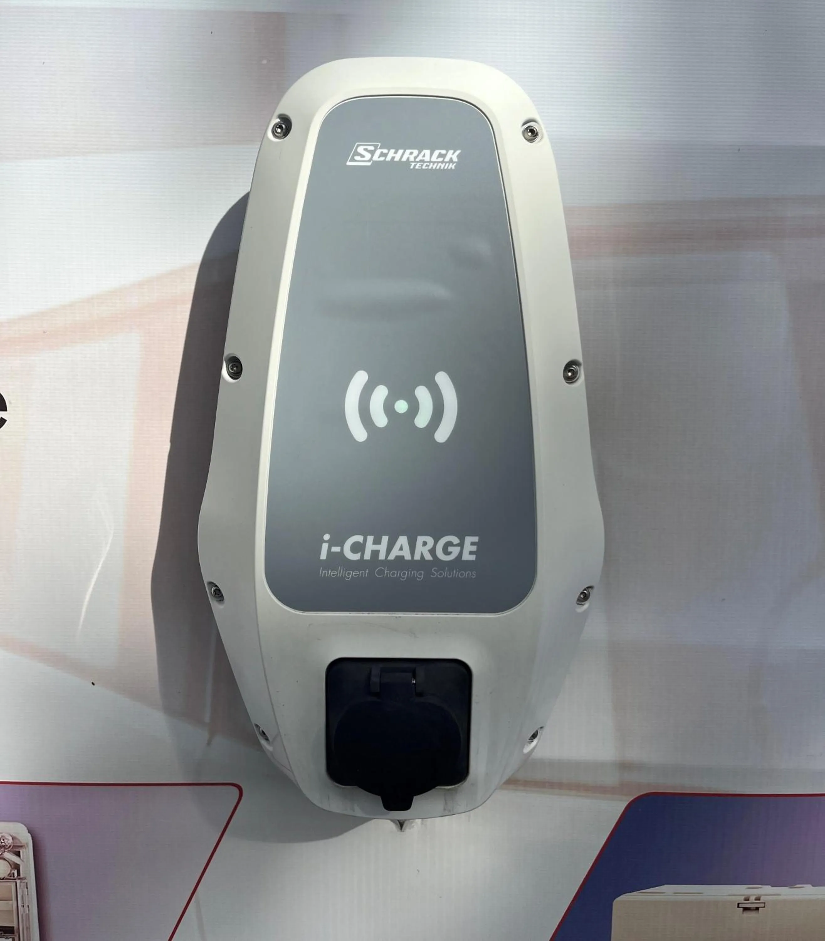 Parking in Apex Hotel