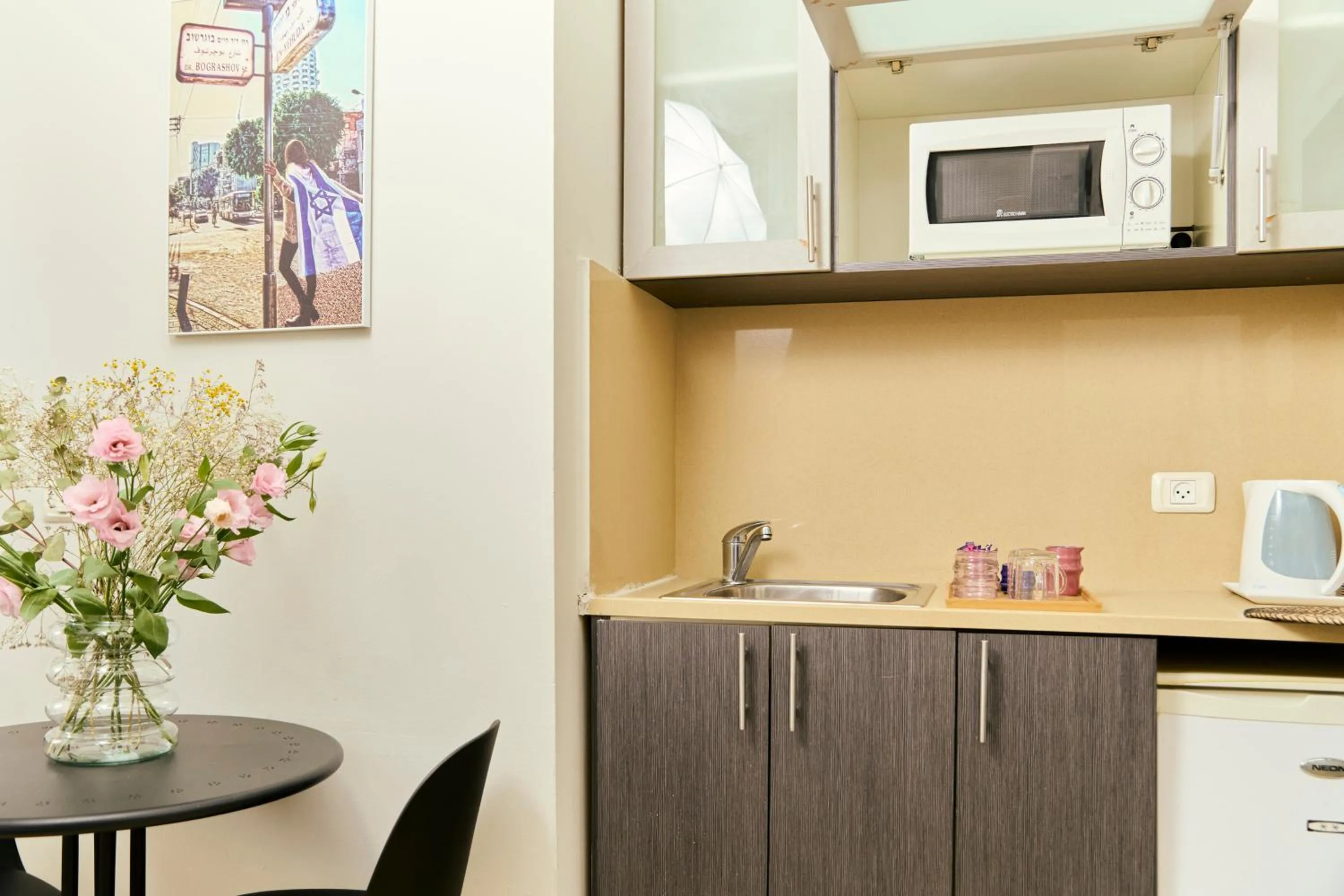 Coffee/tea facilities in H7 TLV