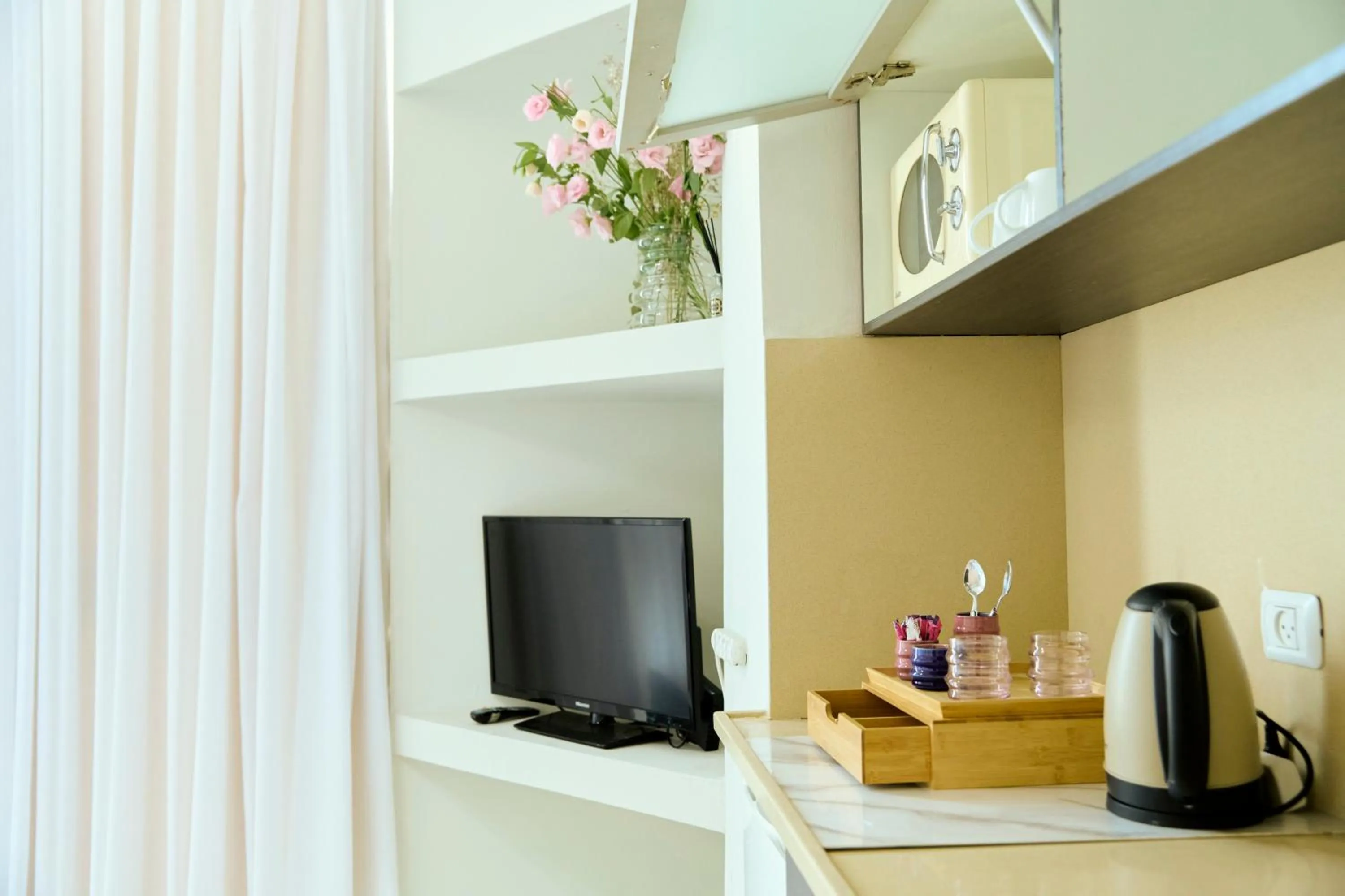 Suite with Balcony in H7 TLV