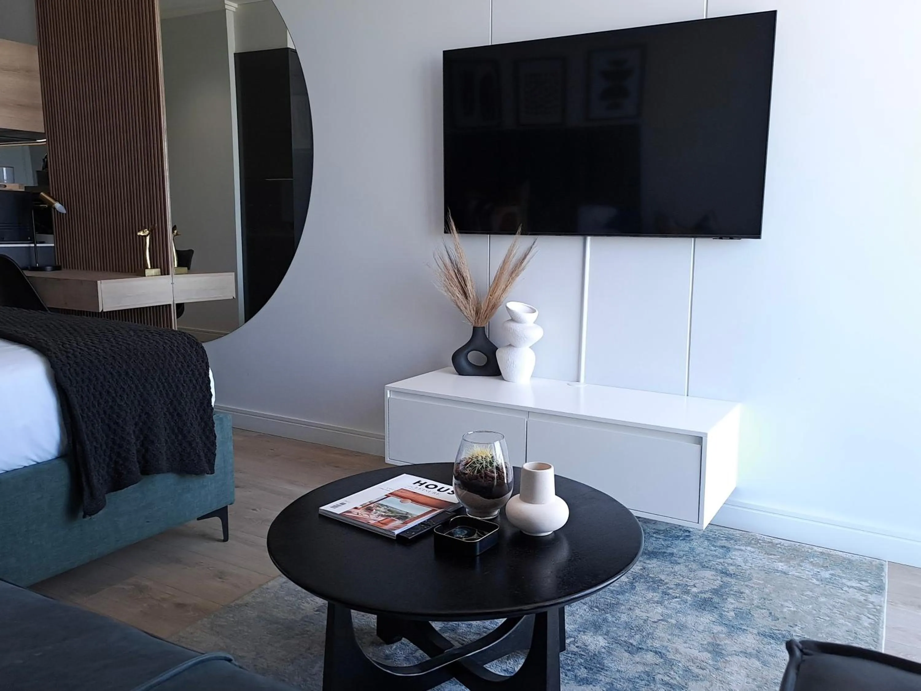 TV and multimedia in Executive Apartment at Ellipse Waterfall
