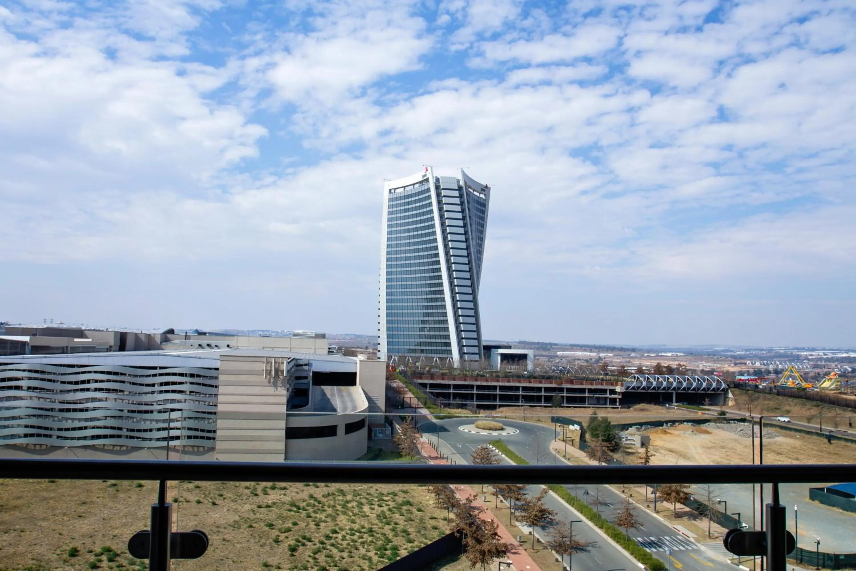 Day in Executive Apartment at Ellipse Waterfall