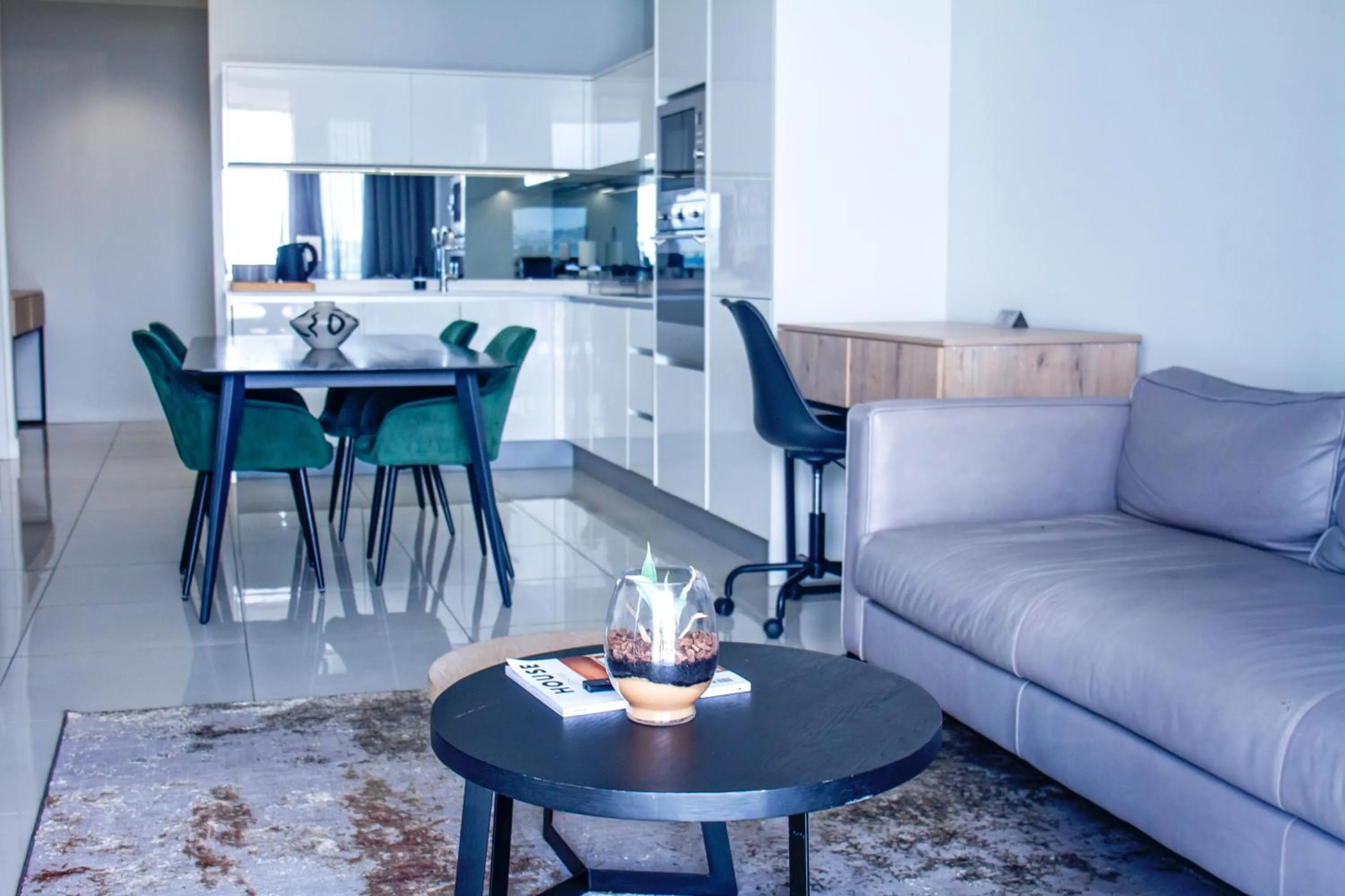 hair dresser in Executive Apartment at Ellipse Waterfall