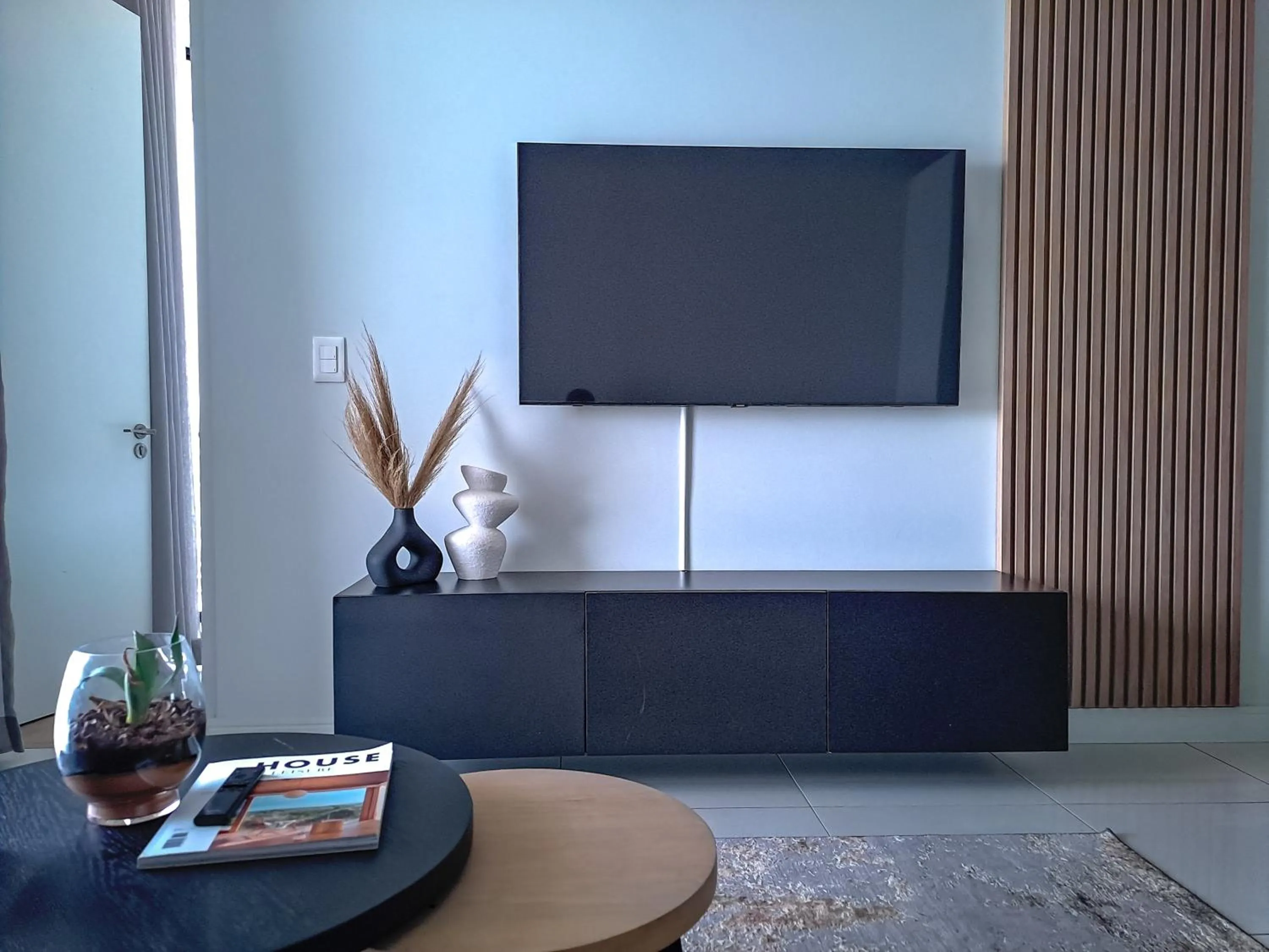 TV and multimedia in Executive Apartment at Ellipse Waterfall