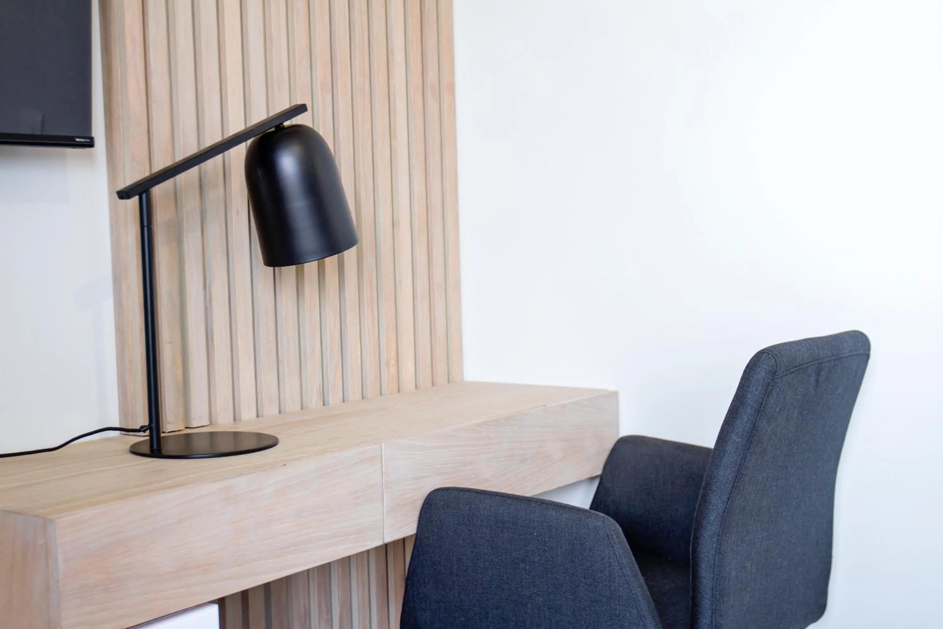 hair dresser in Executive Apartment at Ellipse Waterfall