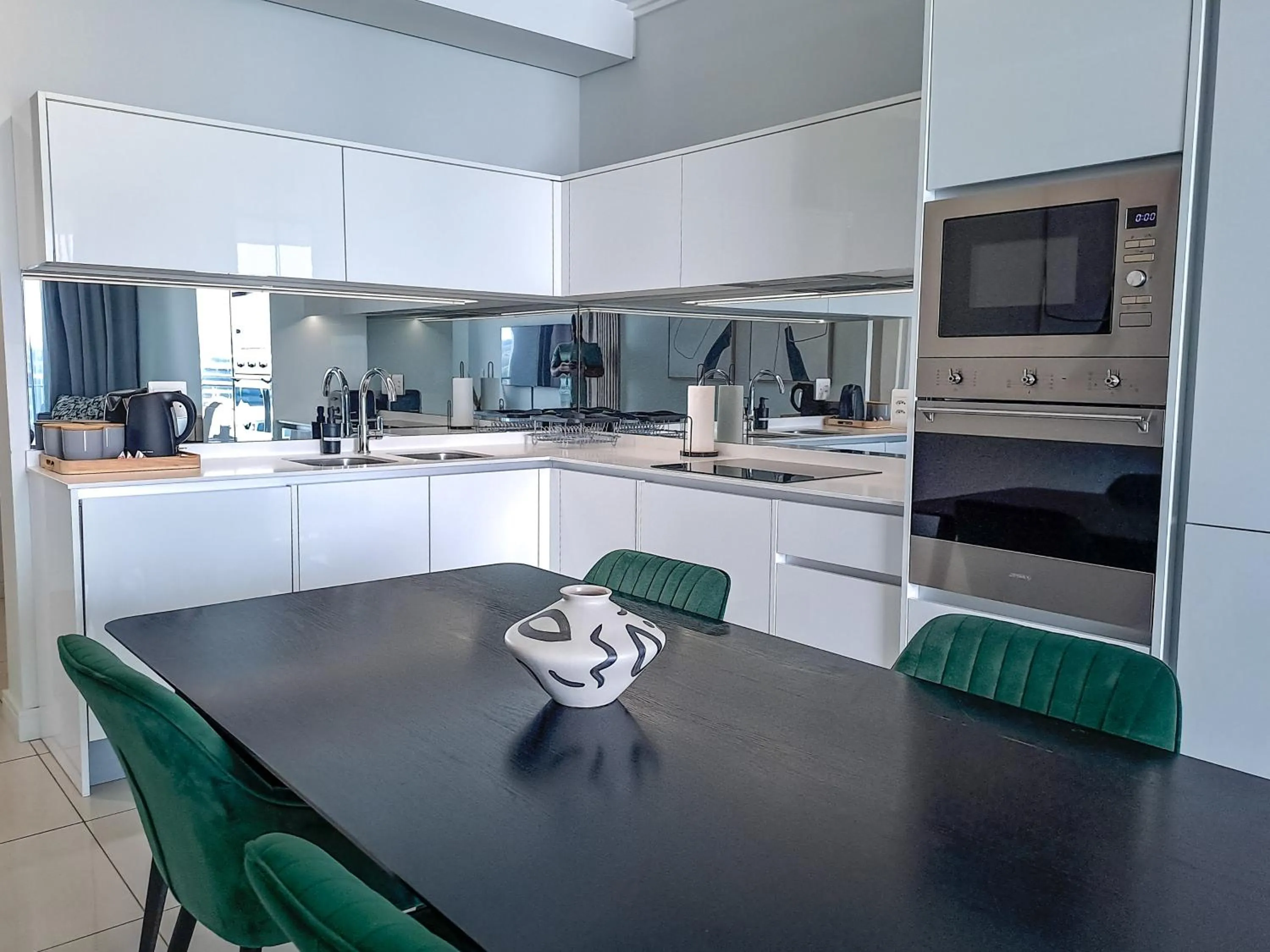 Kitchen or kitchenette in Executive Apartment at Ellipse Waterfall