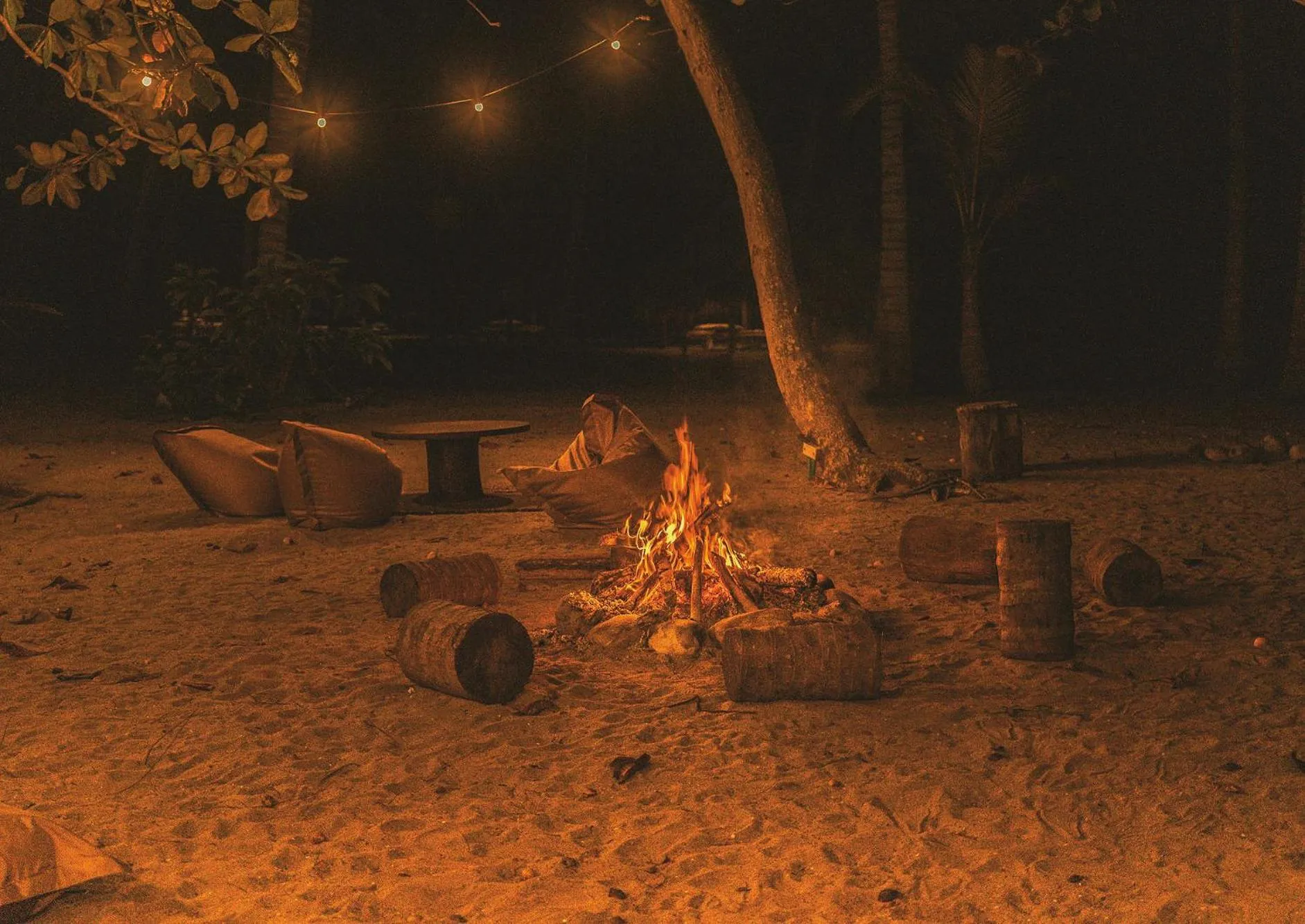 Night in Santuario Playa Bonita