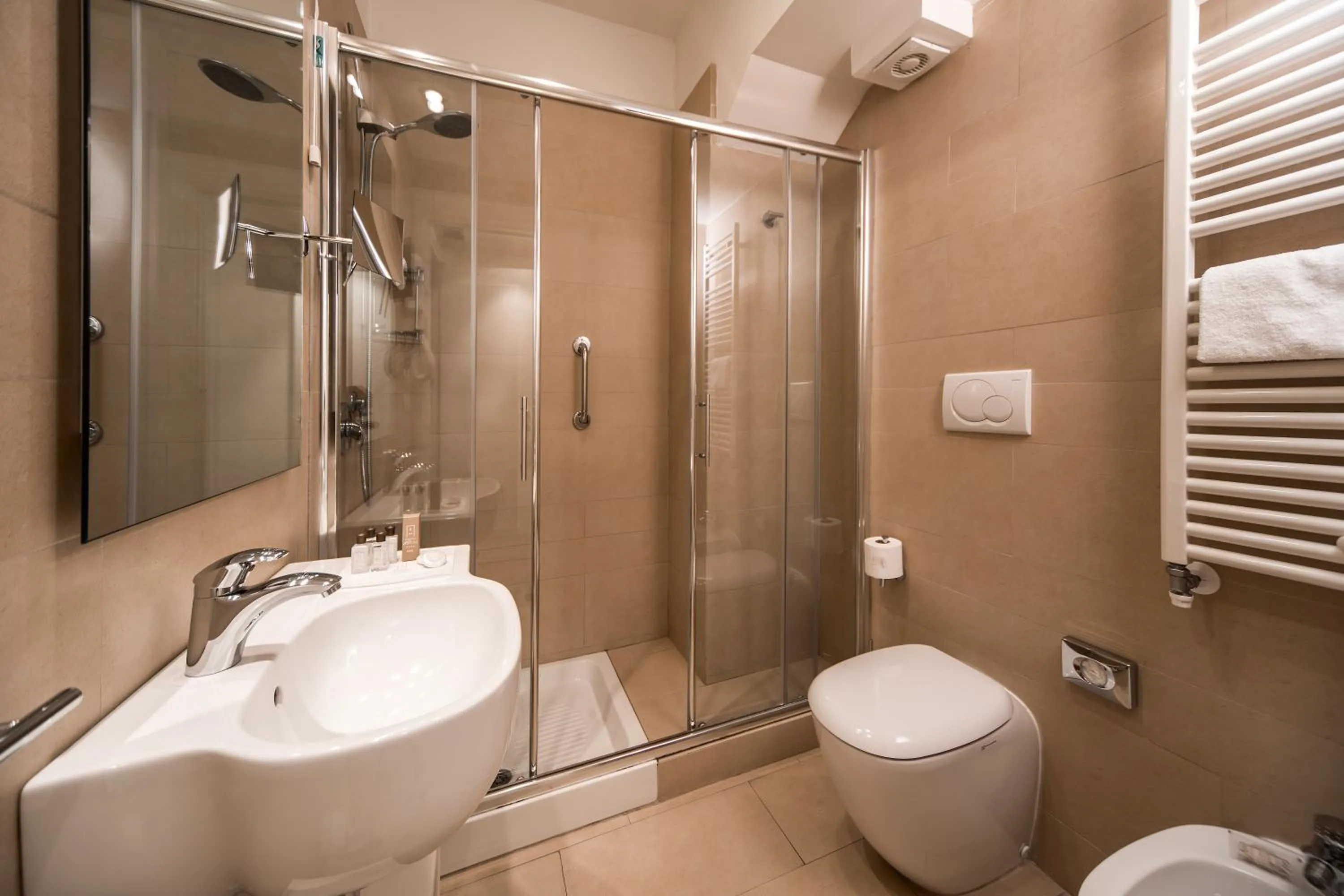 Shower in Hotel & Residenza 100 Torri