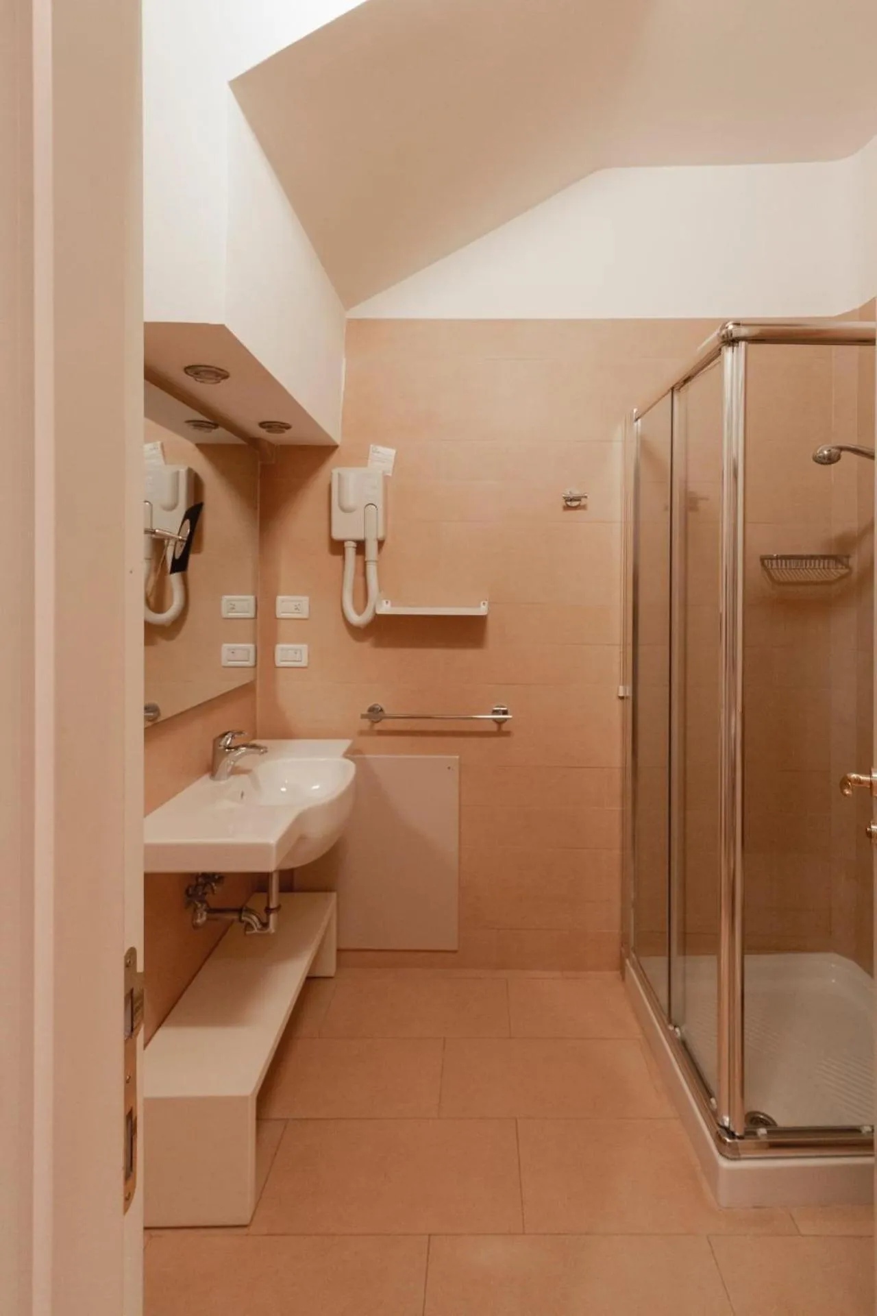 Hotel & Residenza 100 Torri