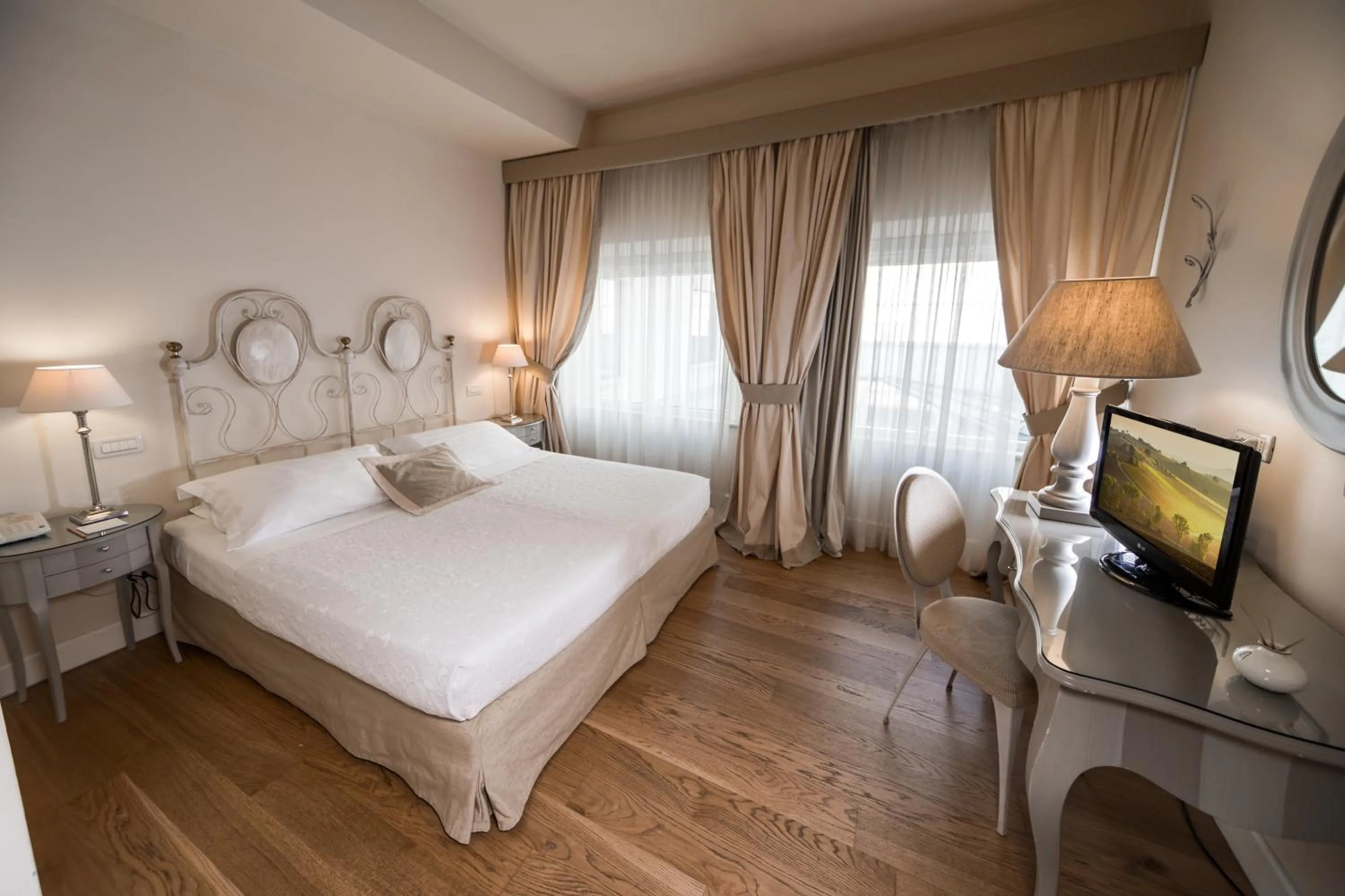 Bedroom, Bed in Hotel & Residenza 100 Torri