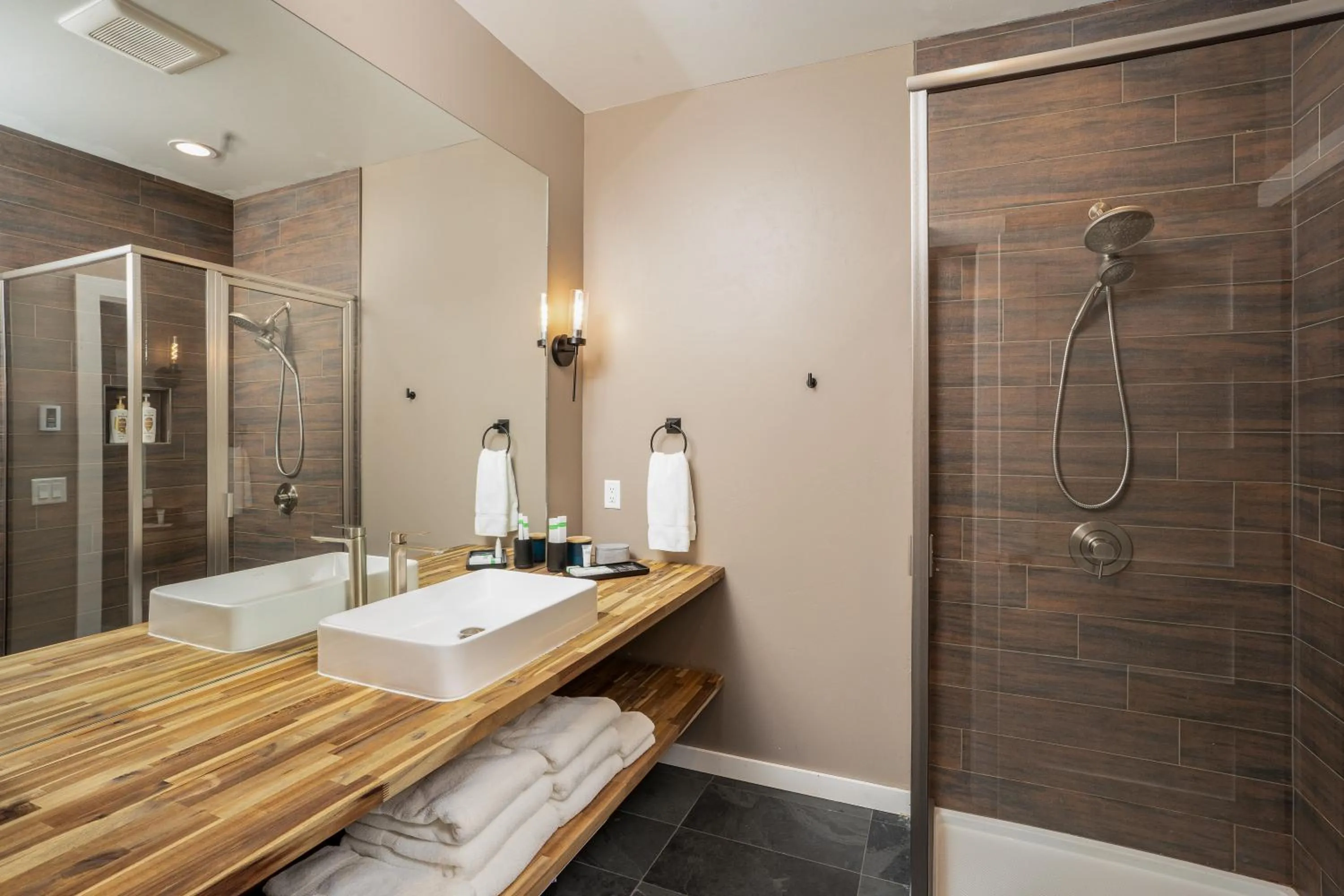 Bathroom in Wallace BNB