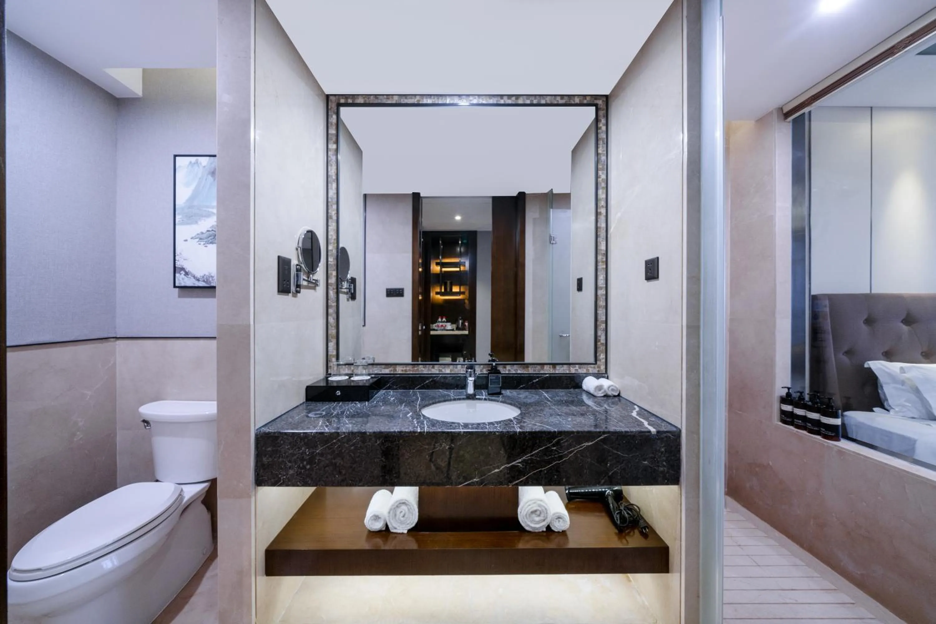 Toilet in ME Yinhe International Hotel