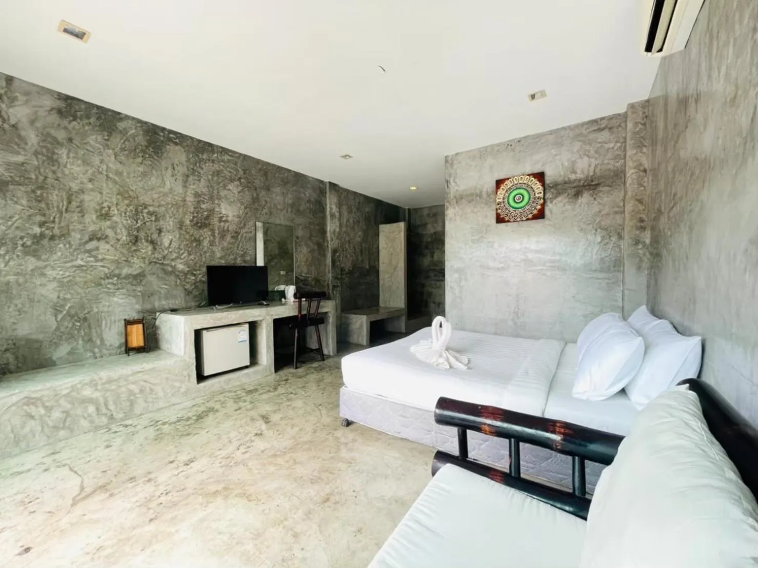 Photo of the whole room, Bed in The Sea Resort Haad Rin