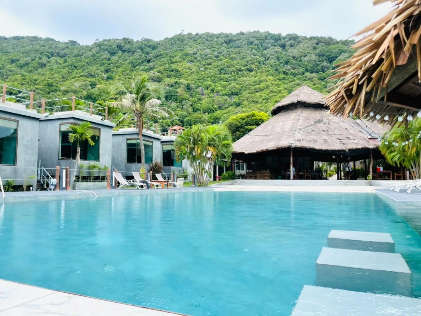 Lobby or reception in The Sea Resort Haad Rin