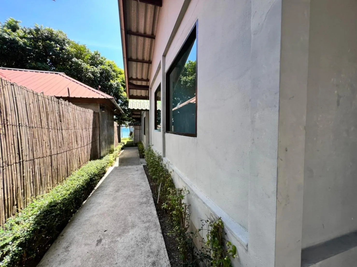 Facade/entrance in The Sea Resort Haad Rin